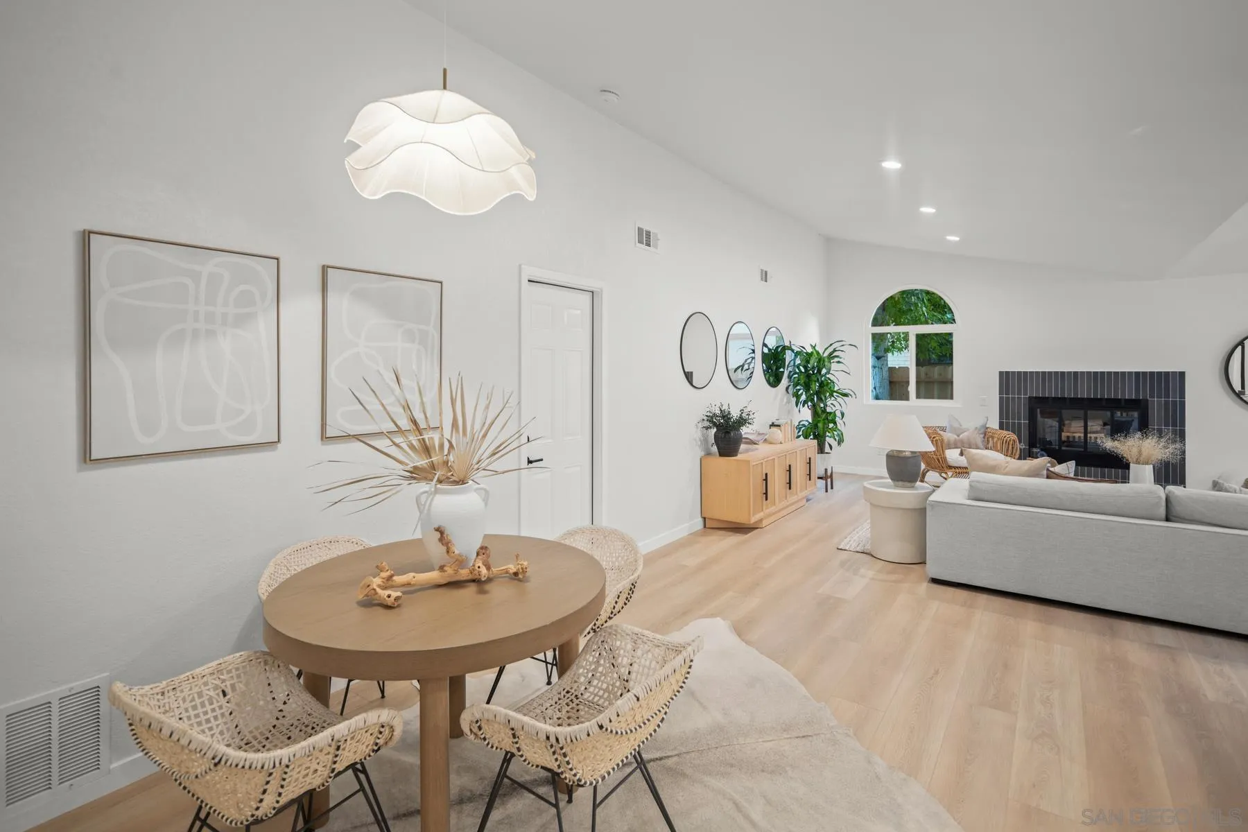 4103 Isle Dr