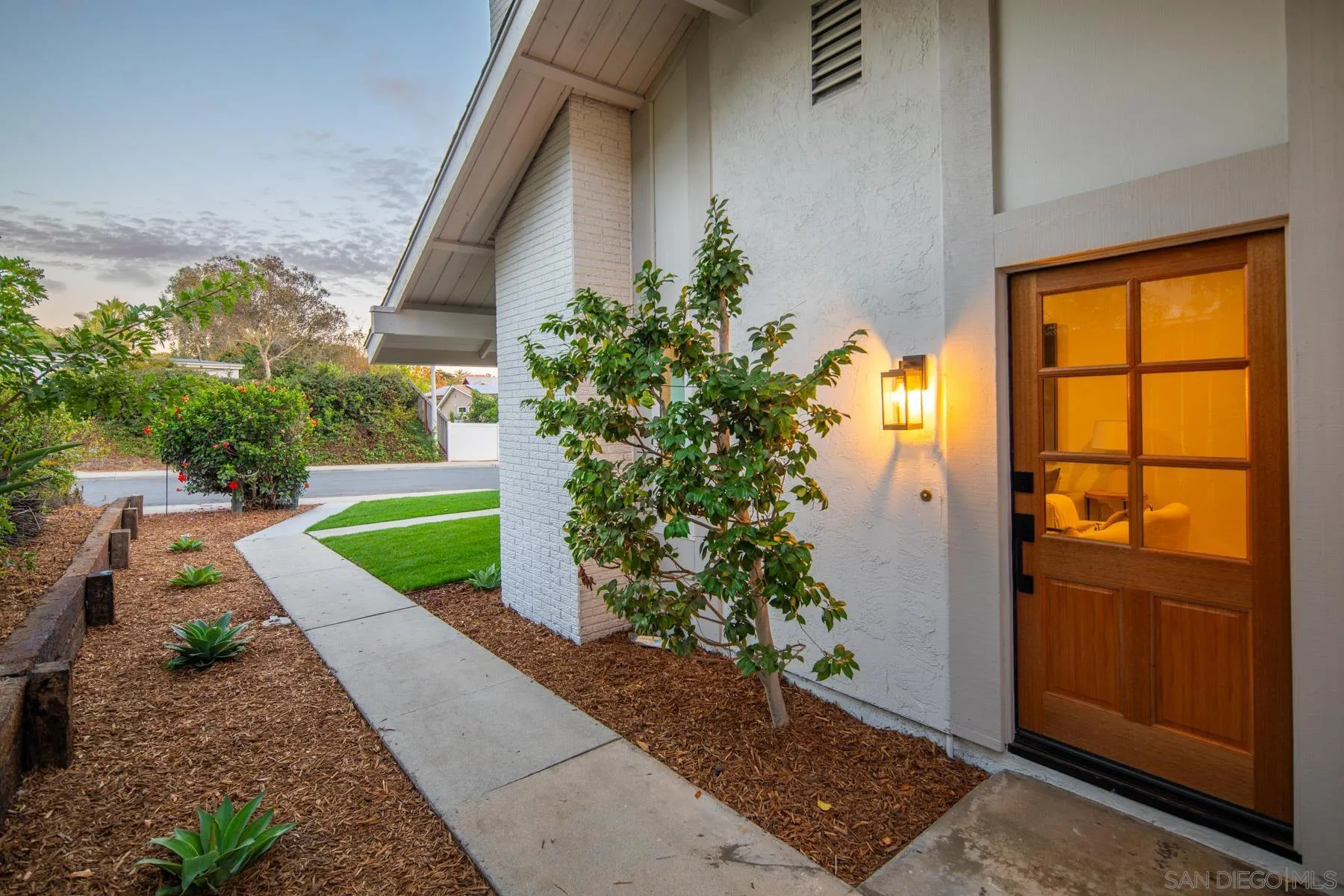 4103 Isle Dr