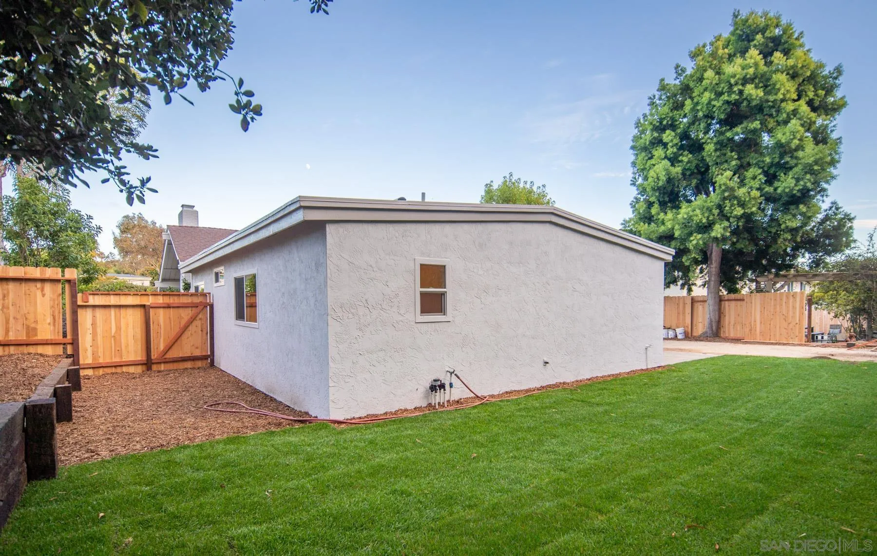 4103 Isle Dr