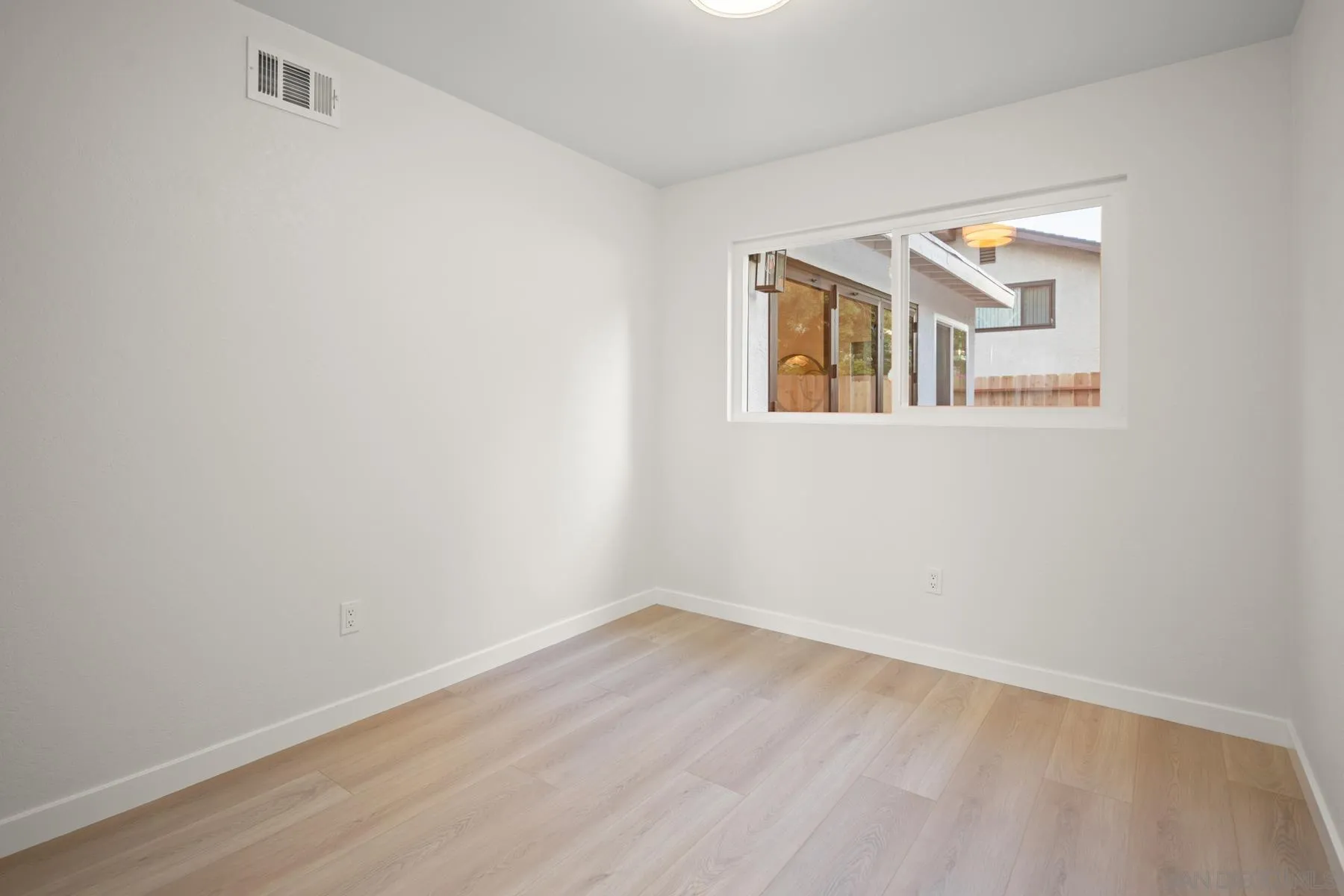 4103 Isle Dr