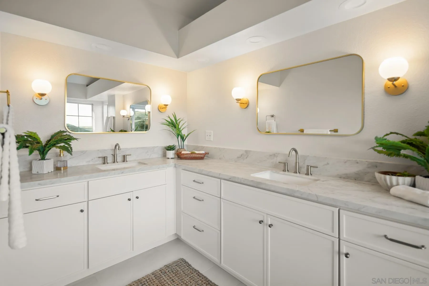 9975 Rue Chantemar, San Diego