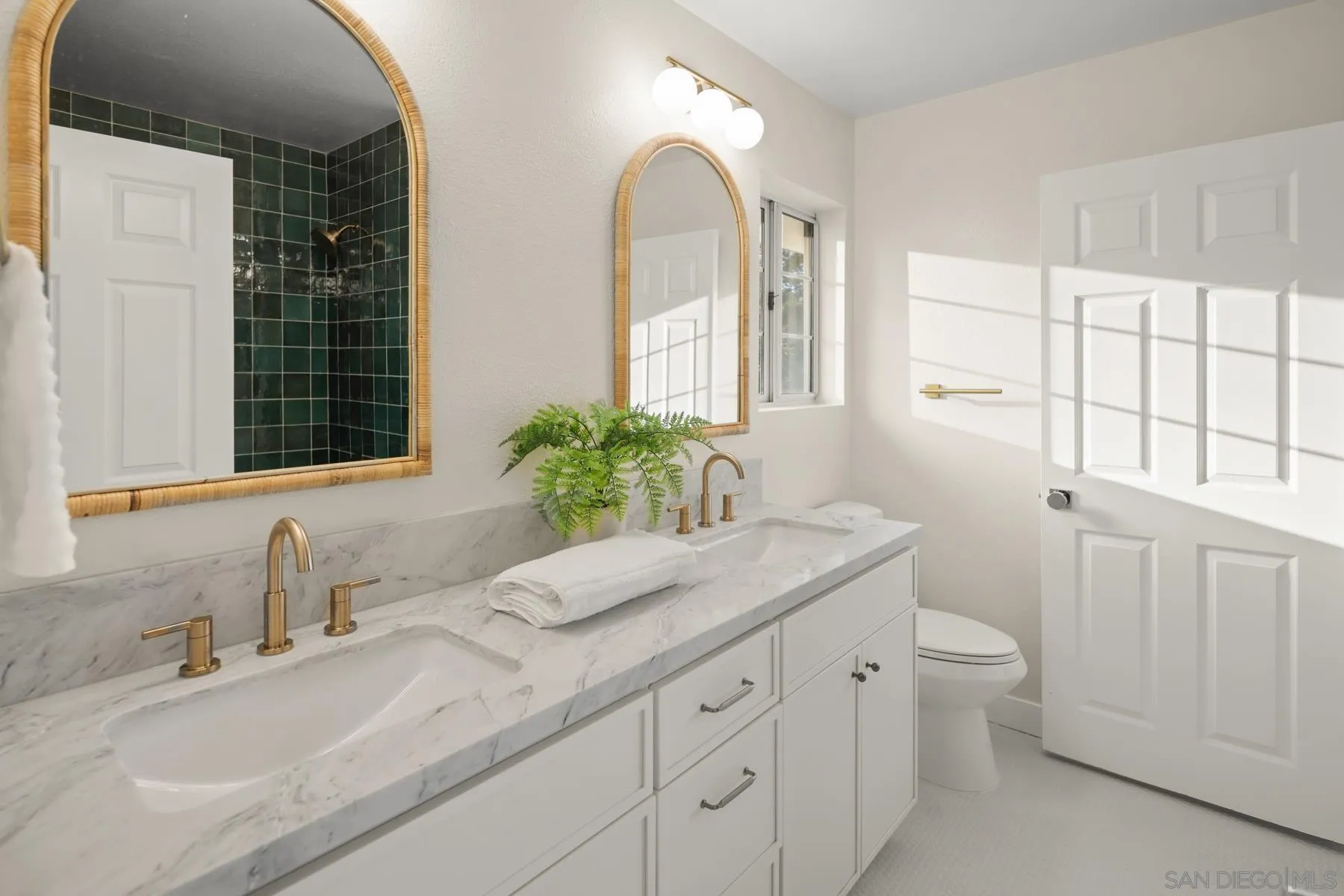 9975 Rue Chantemar, San Diego