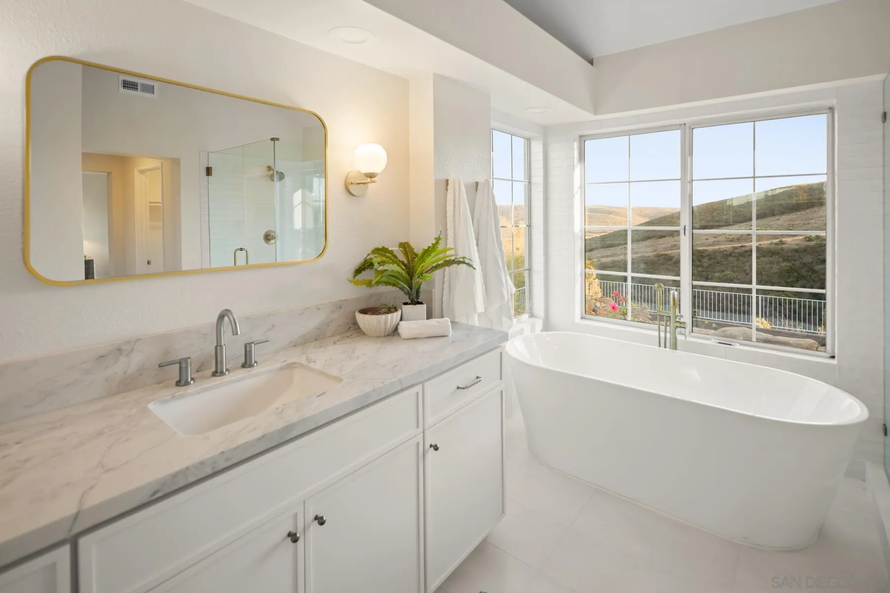 9975 Rue Chantemar, San Diego