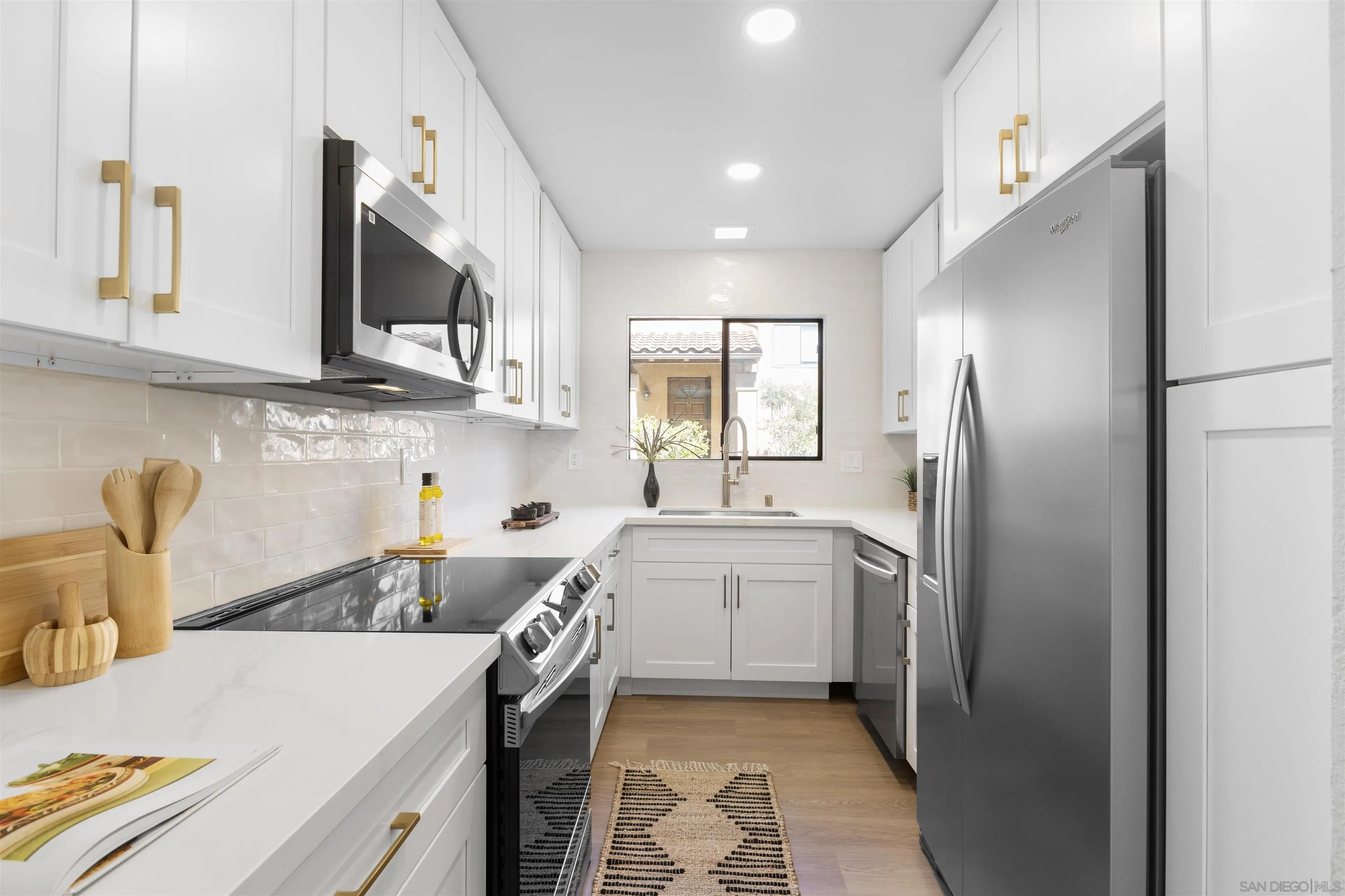 5878 Mission Center Unit A