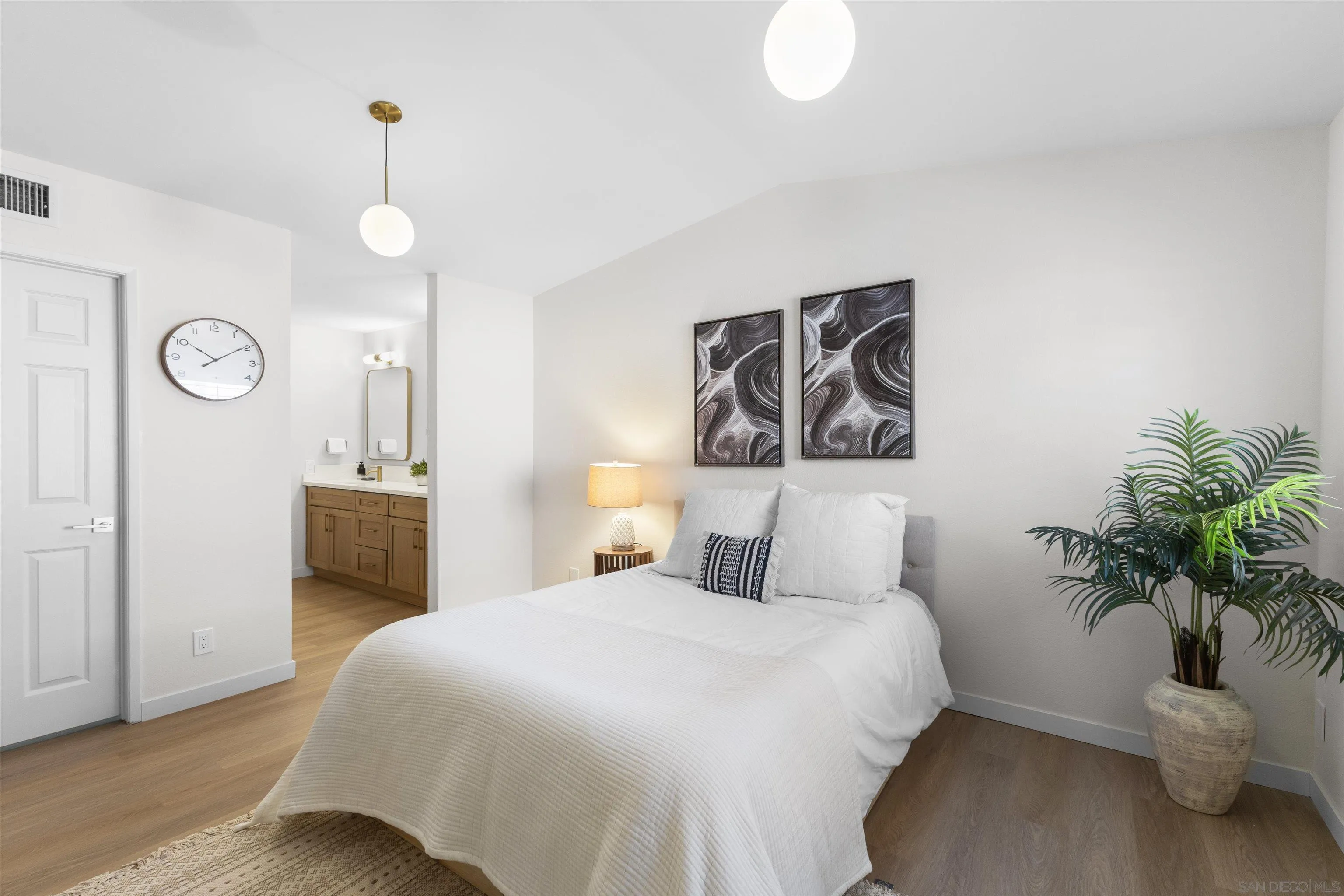 5878 Mission Center Unit A