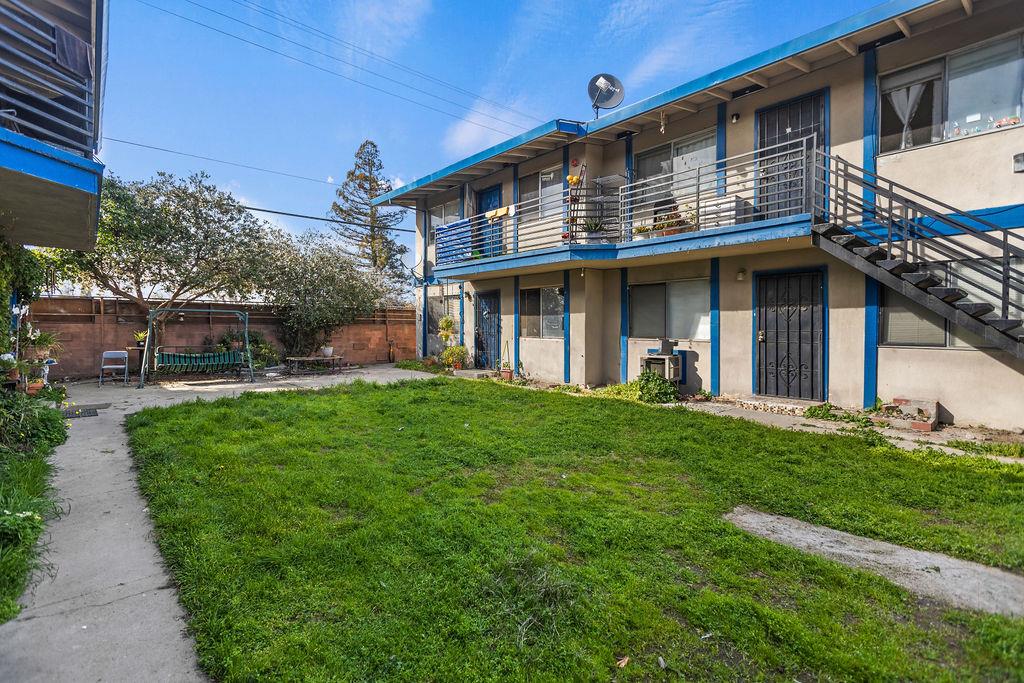2617 Chester DR