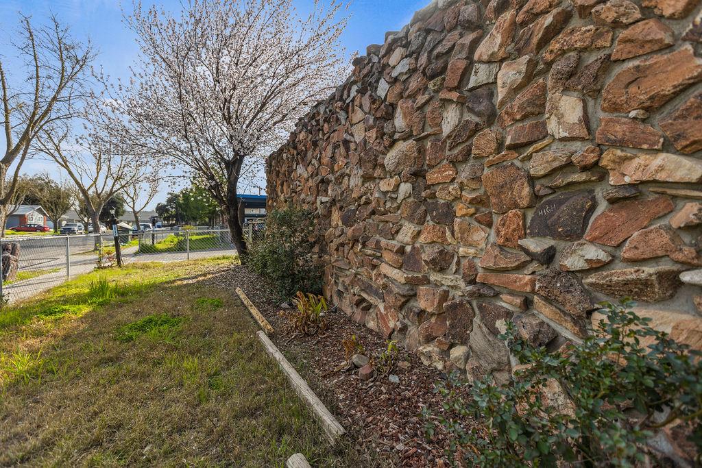 2617 Chester DR