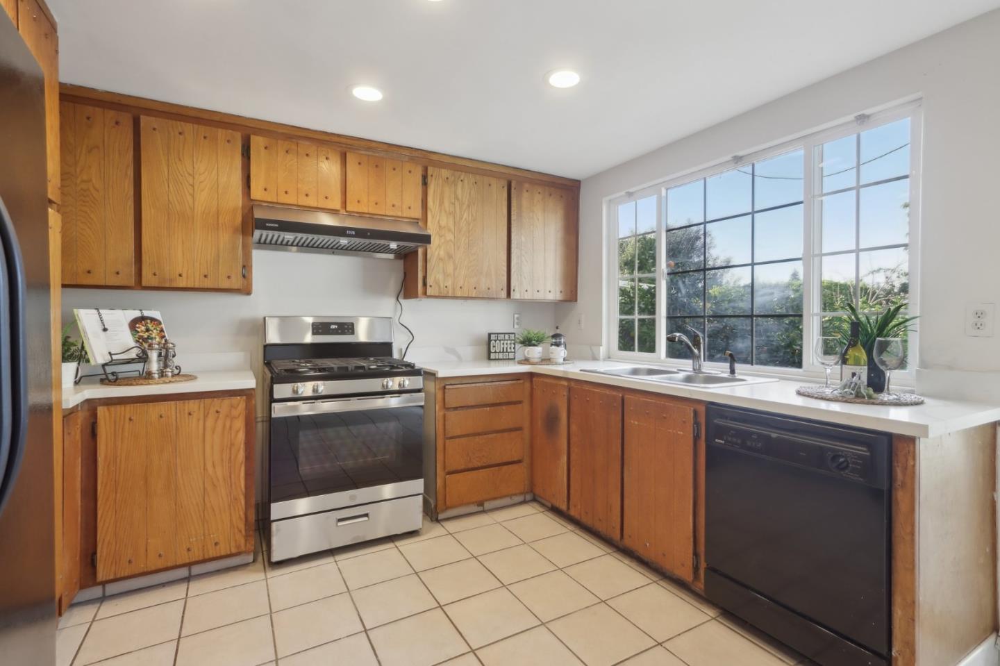 1293 Glacier DR