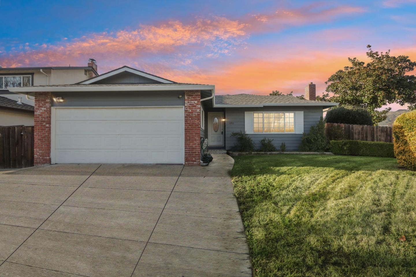 1293 Glacier DR