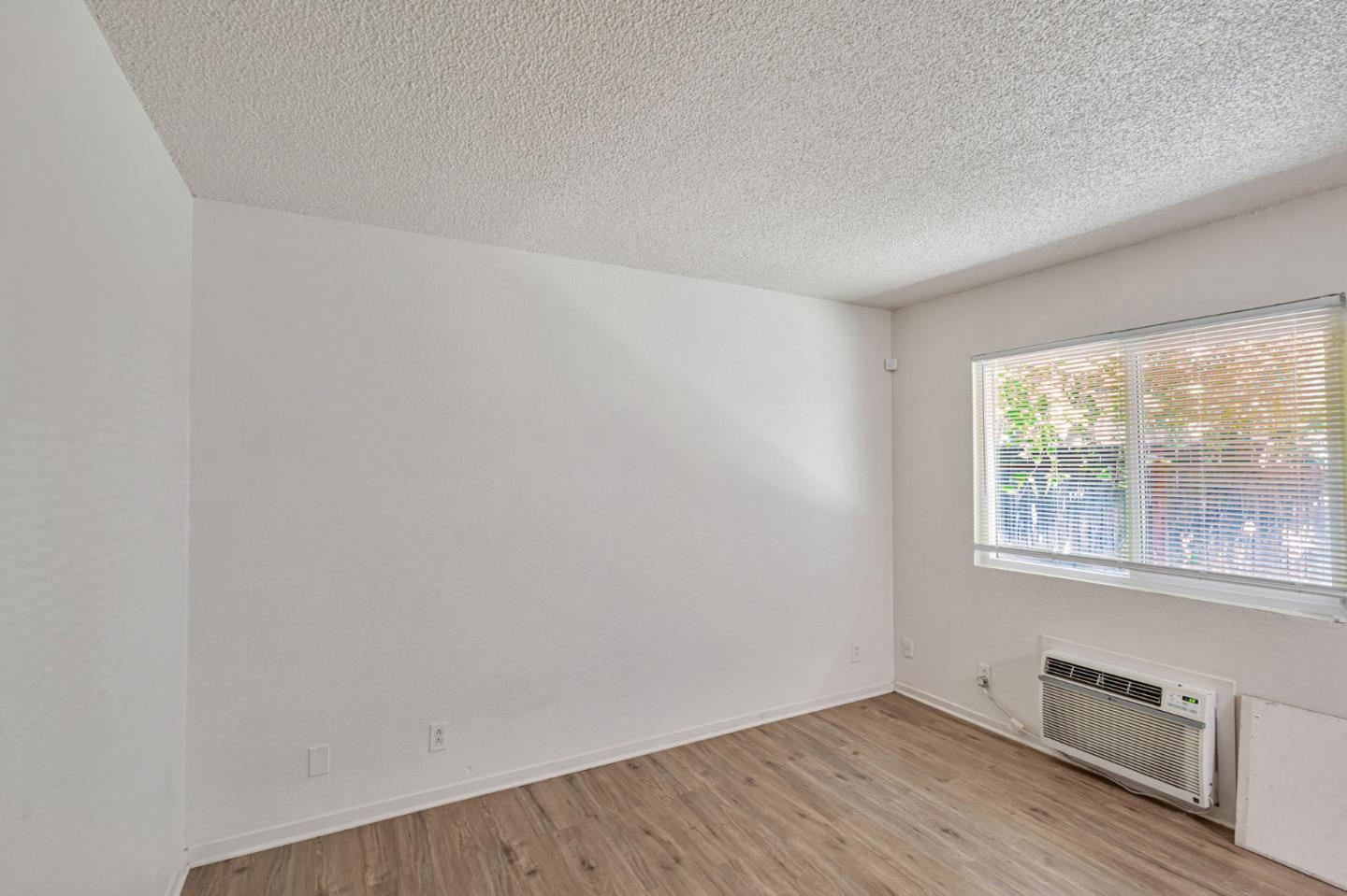 360 North Calaveras Street