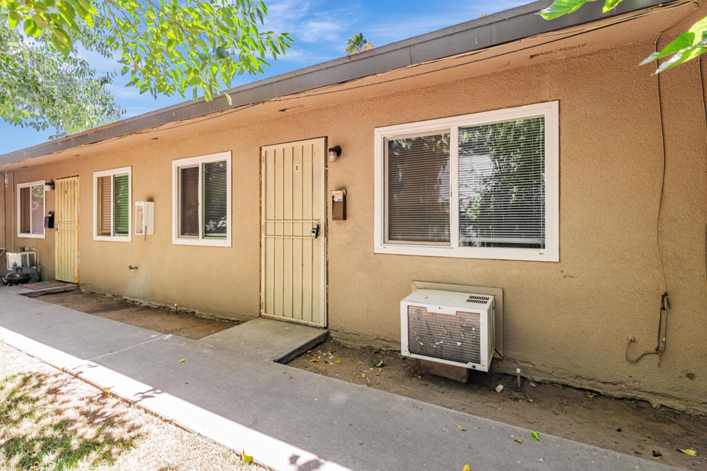 360 North Calaveras Street