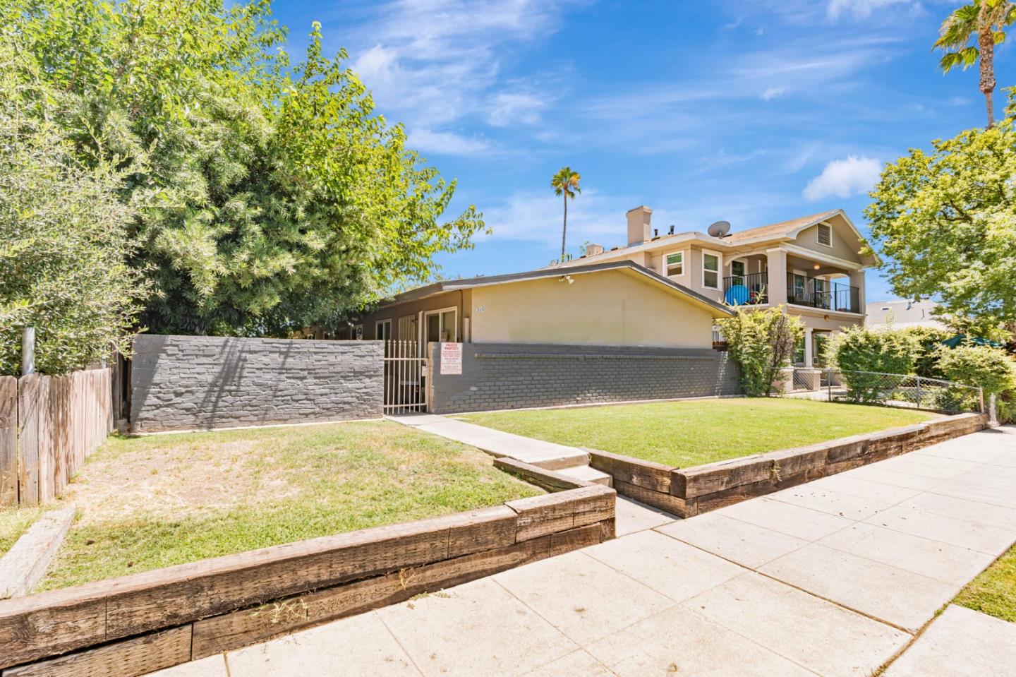 360 North Calaveras Street