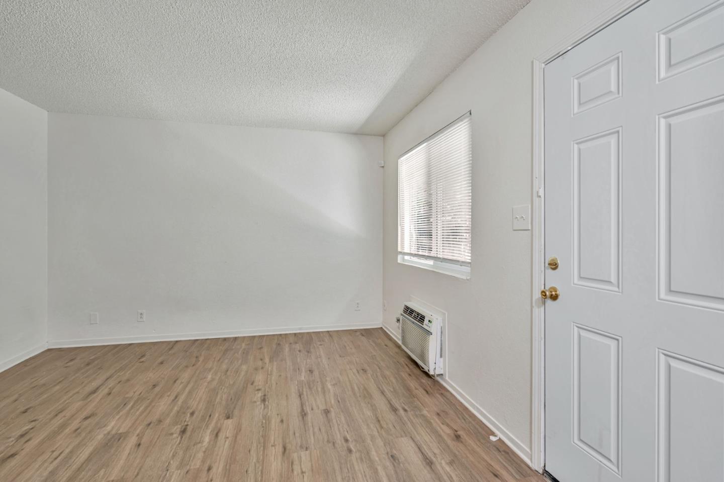 360 North Calaveras Street