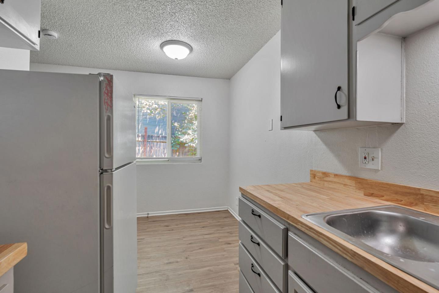 360 North Calaveras Street