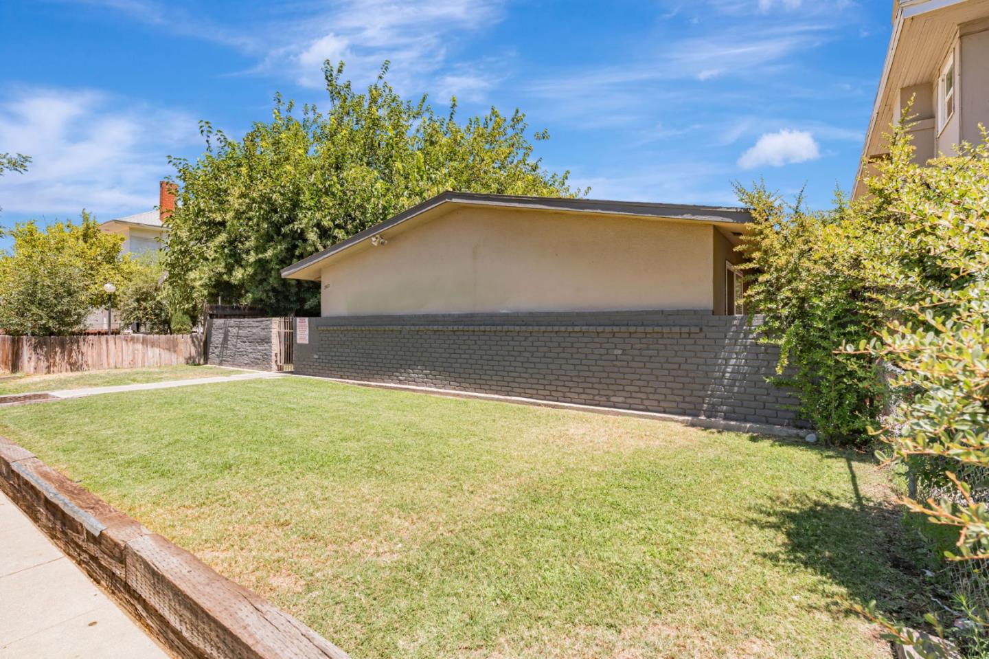 360 North Calaveras Street