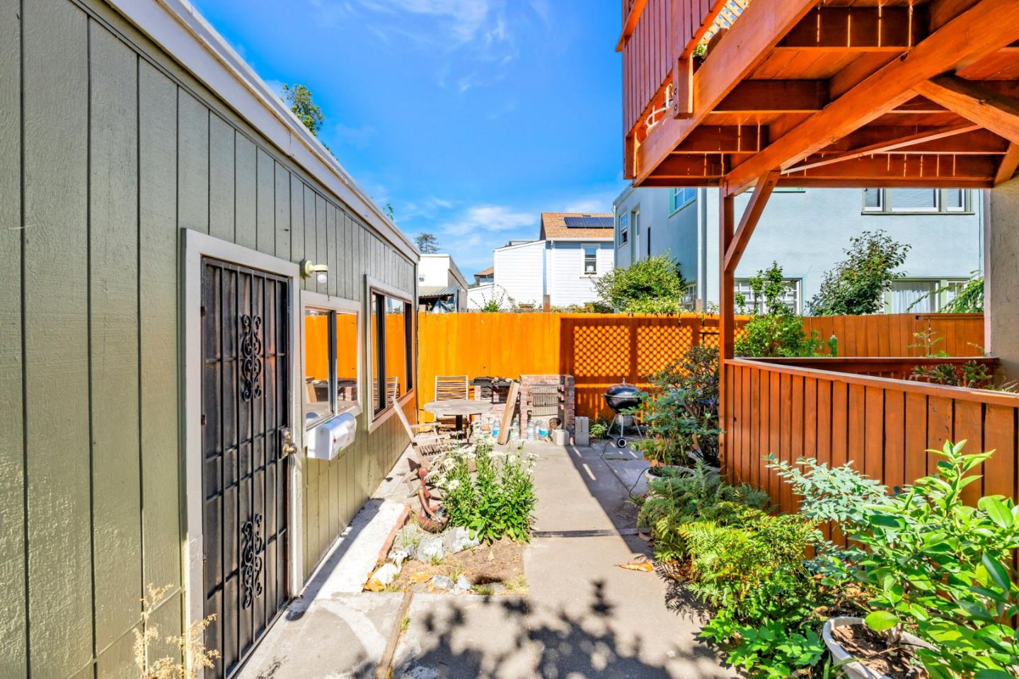 2347 Woolsey Street