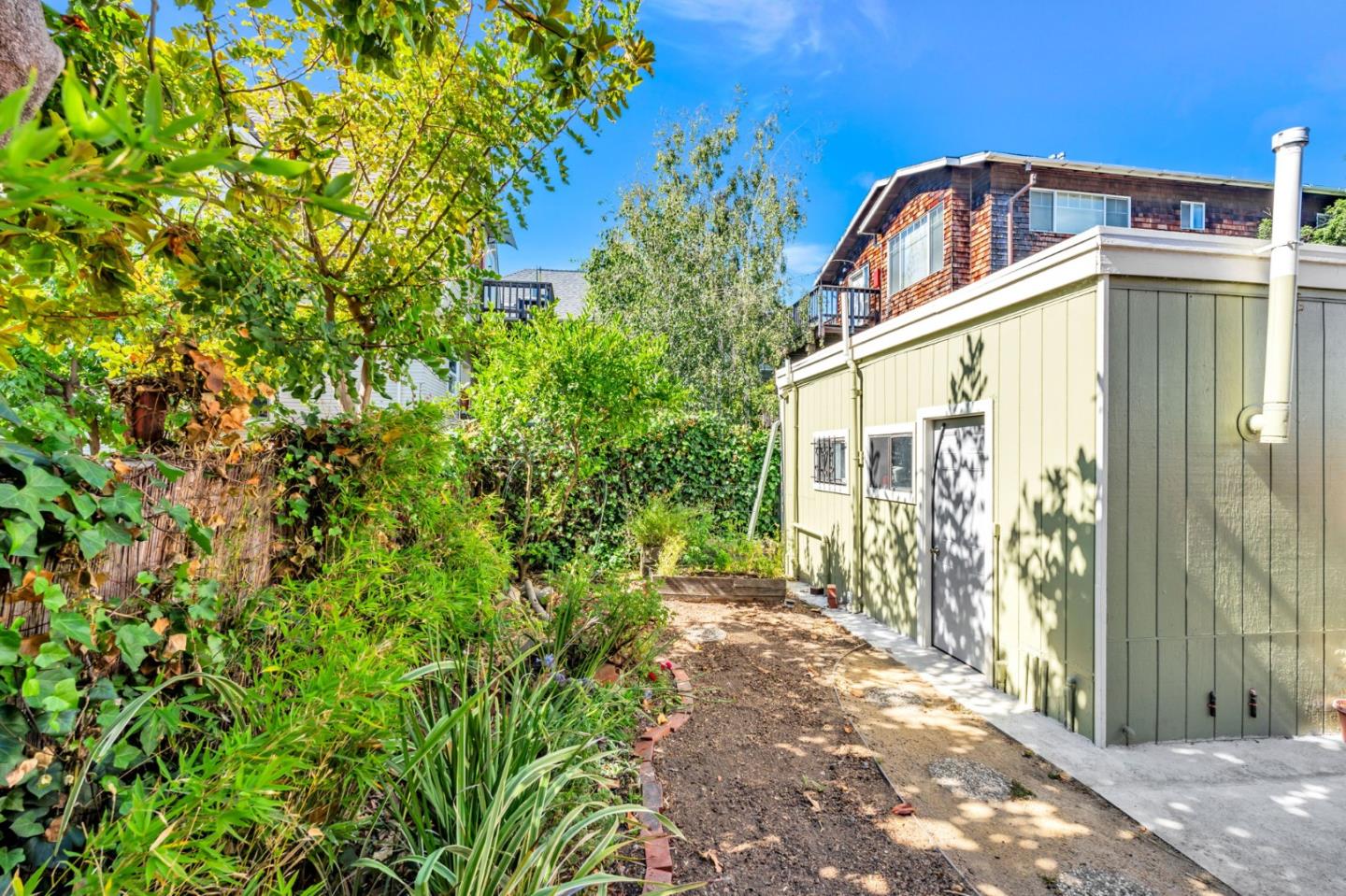 2347 Woolsey Street