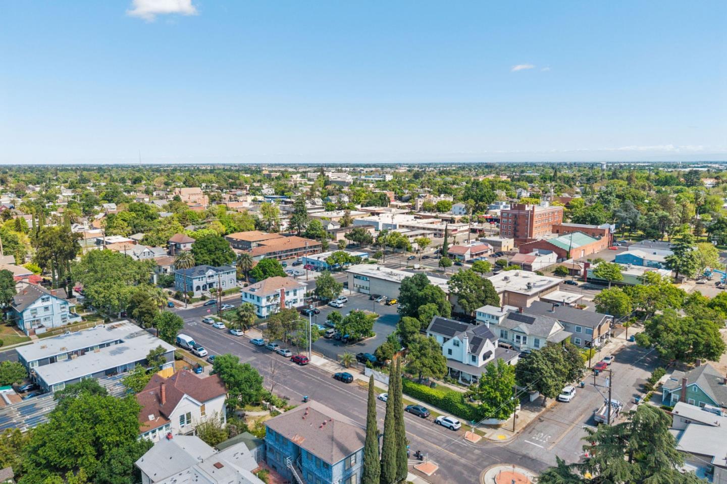 905 North Commerce Street