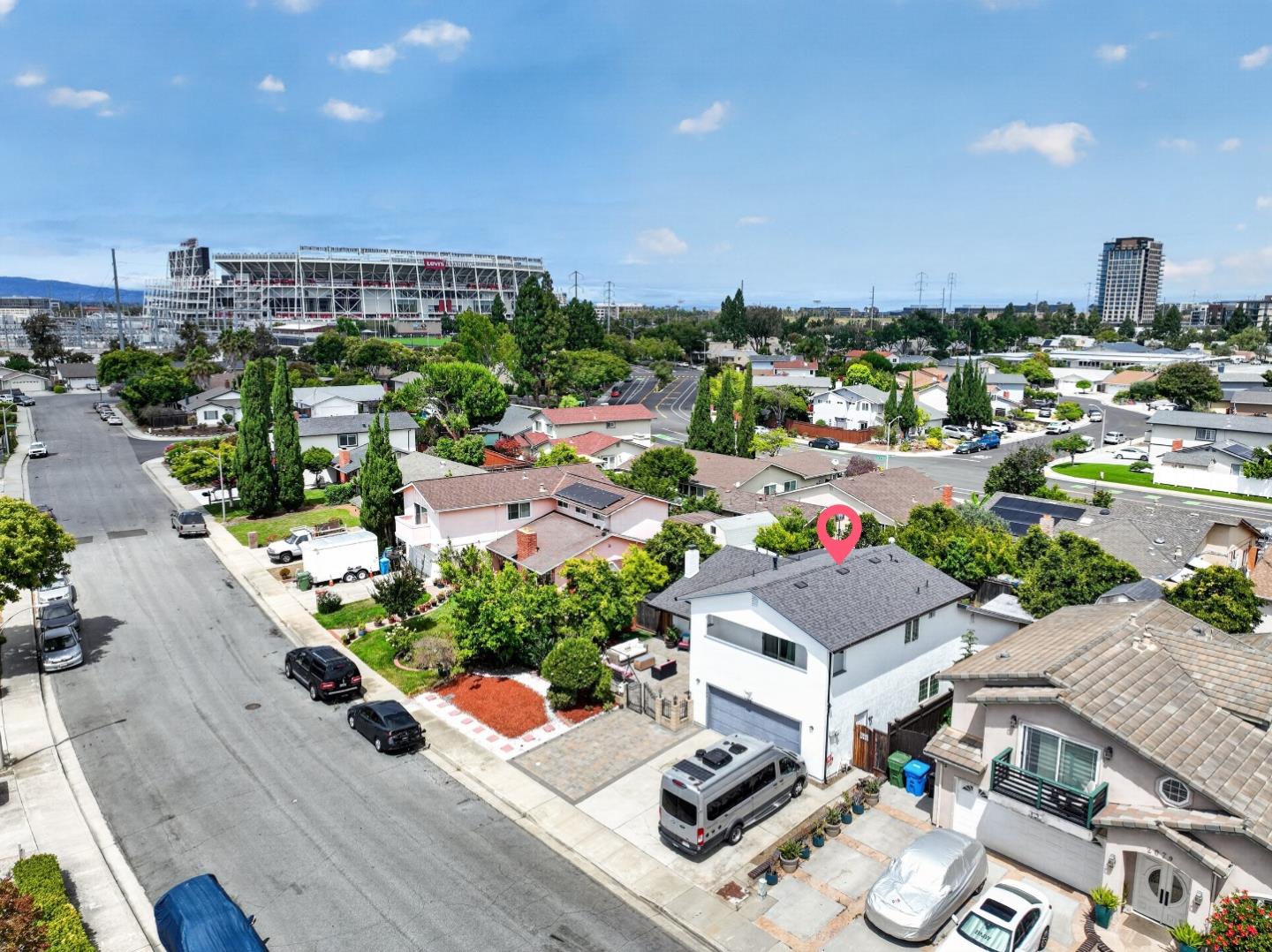 2089 Avenida De Las Flores