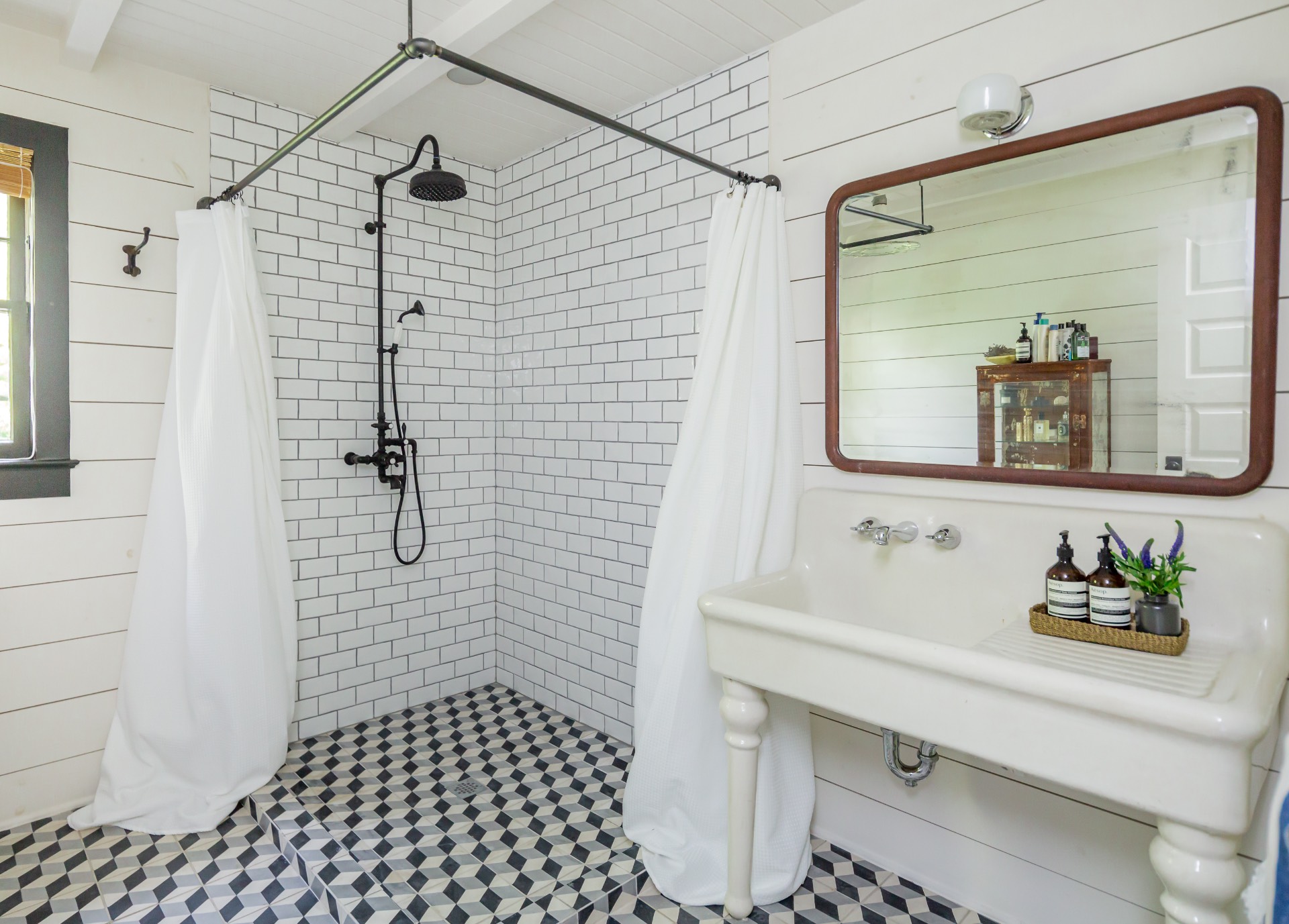 128 Three Mile Harbor Hog Creek Road