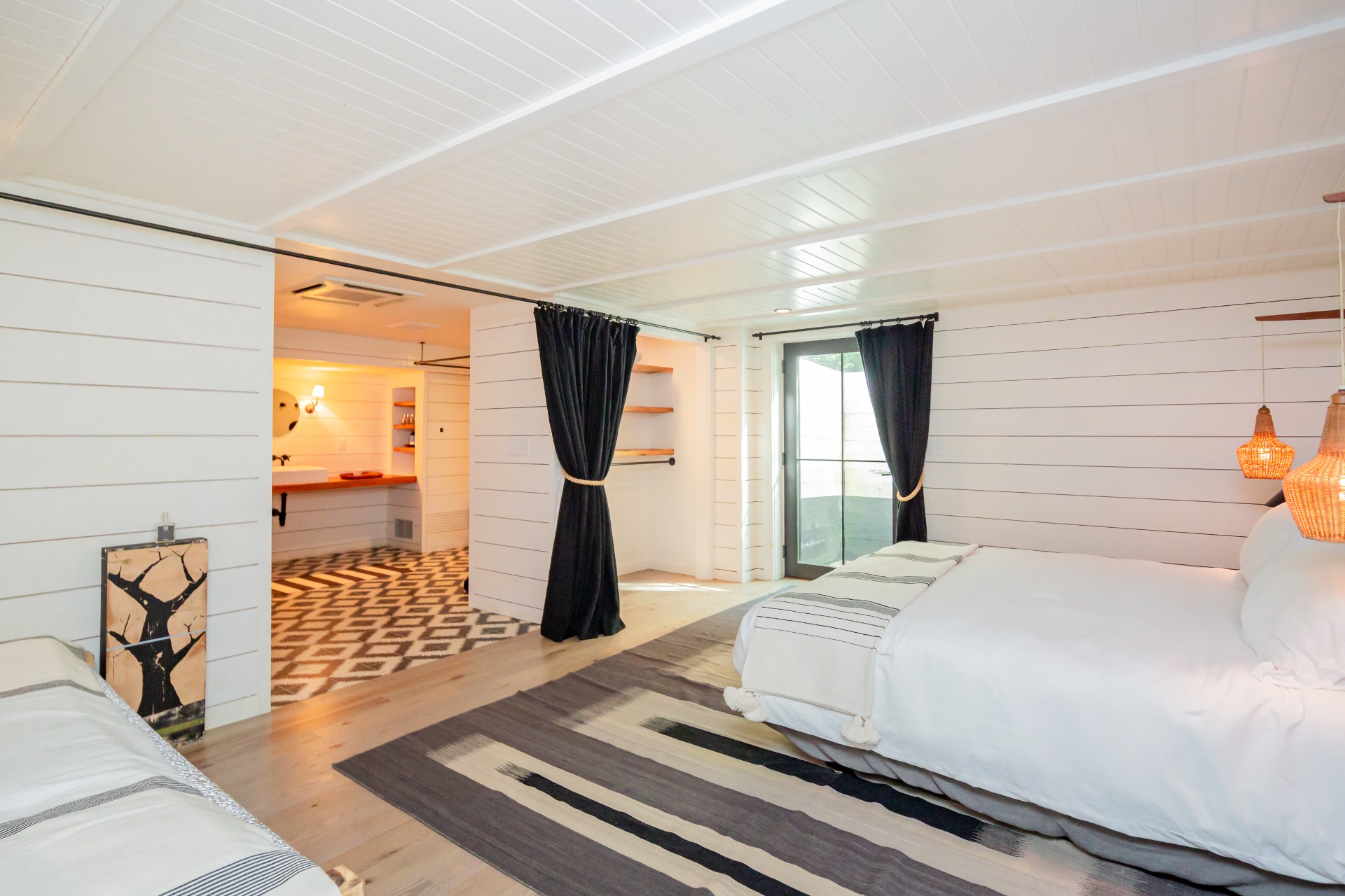 128 Three Mile Harbor Hog Creek Road