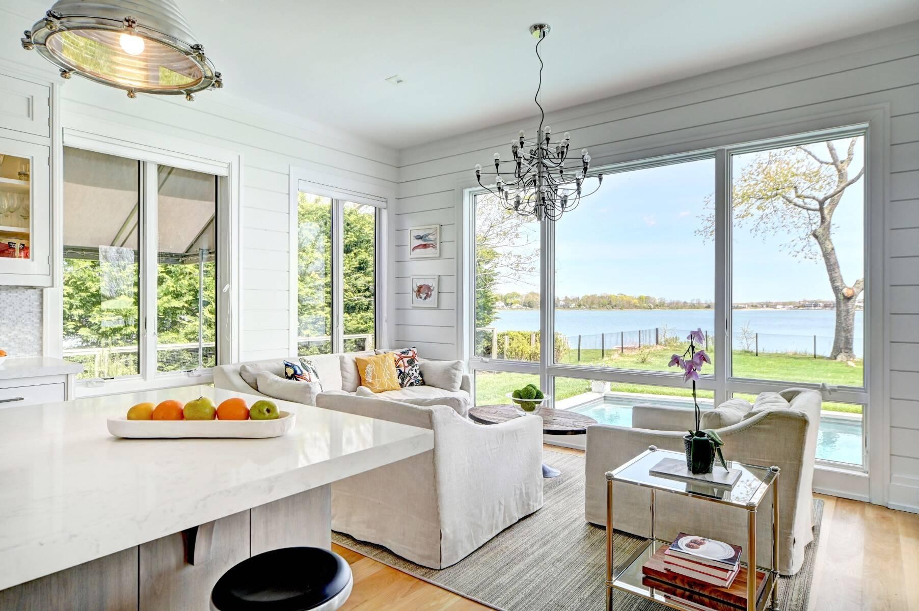 82 Harbor Drive