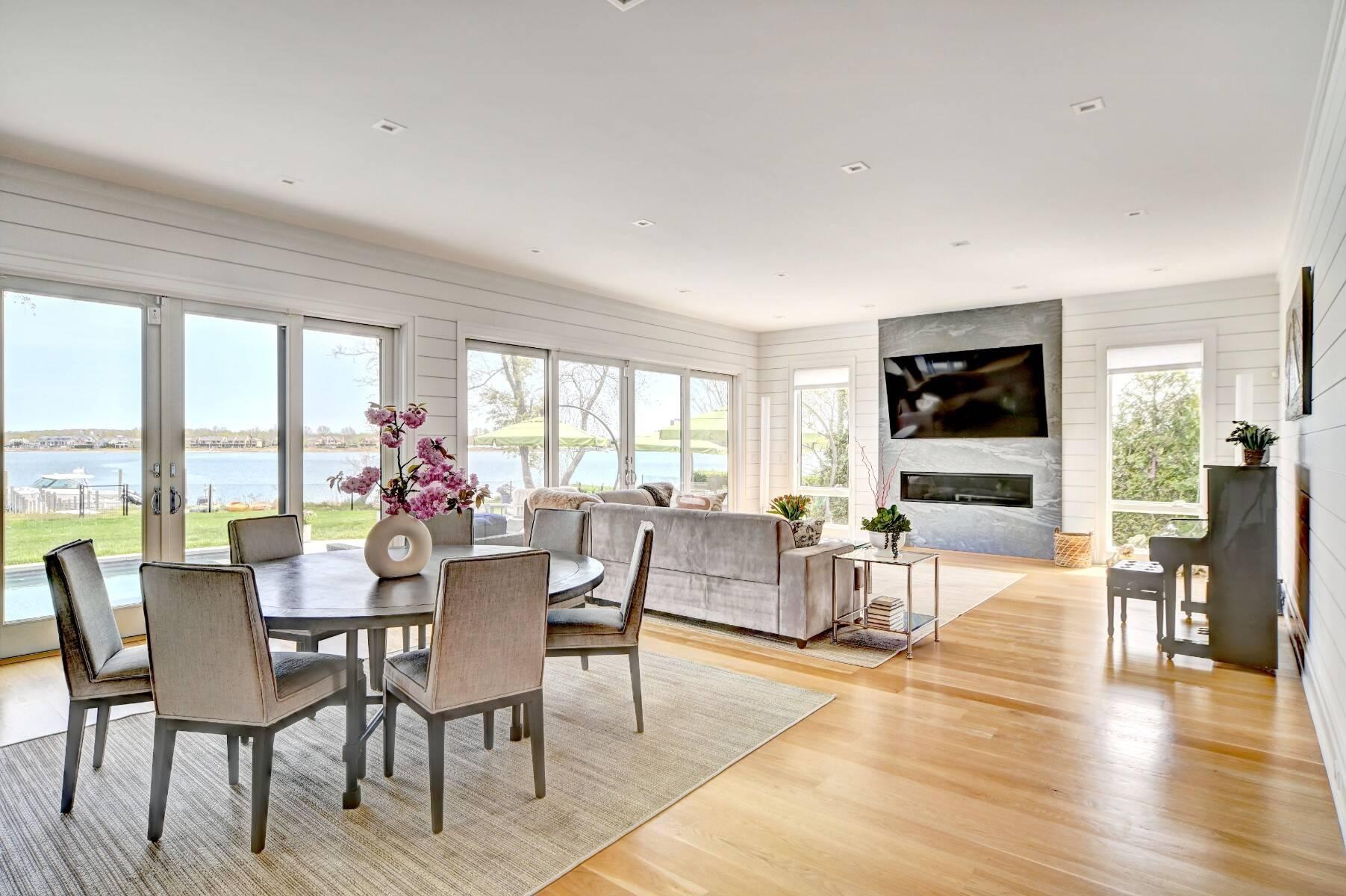 82 Harbor Drive