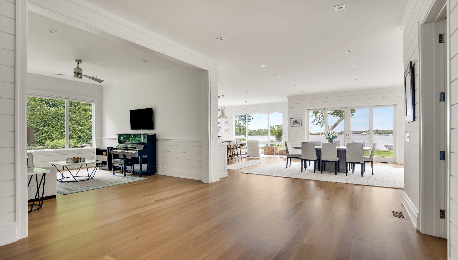 82 Harbor Drive