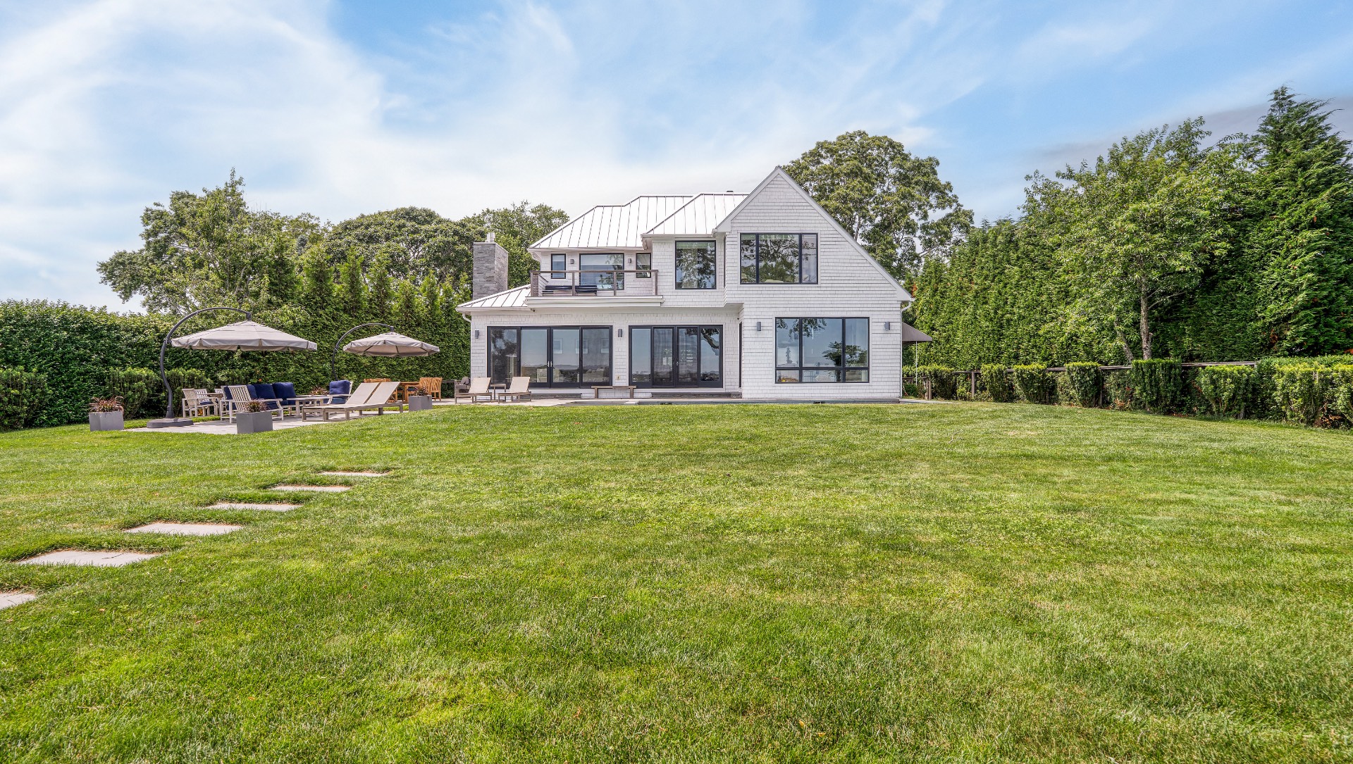 82 Harbor Drive