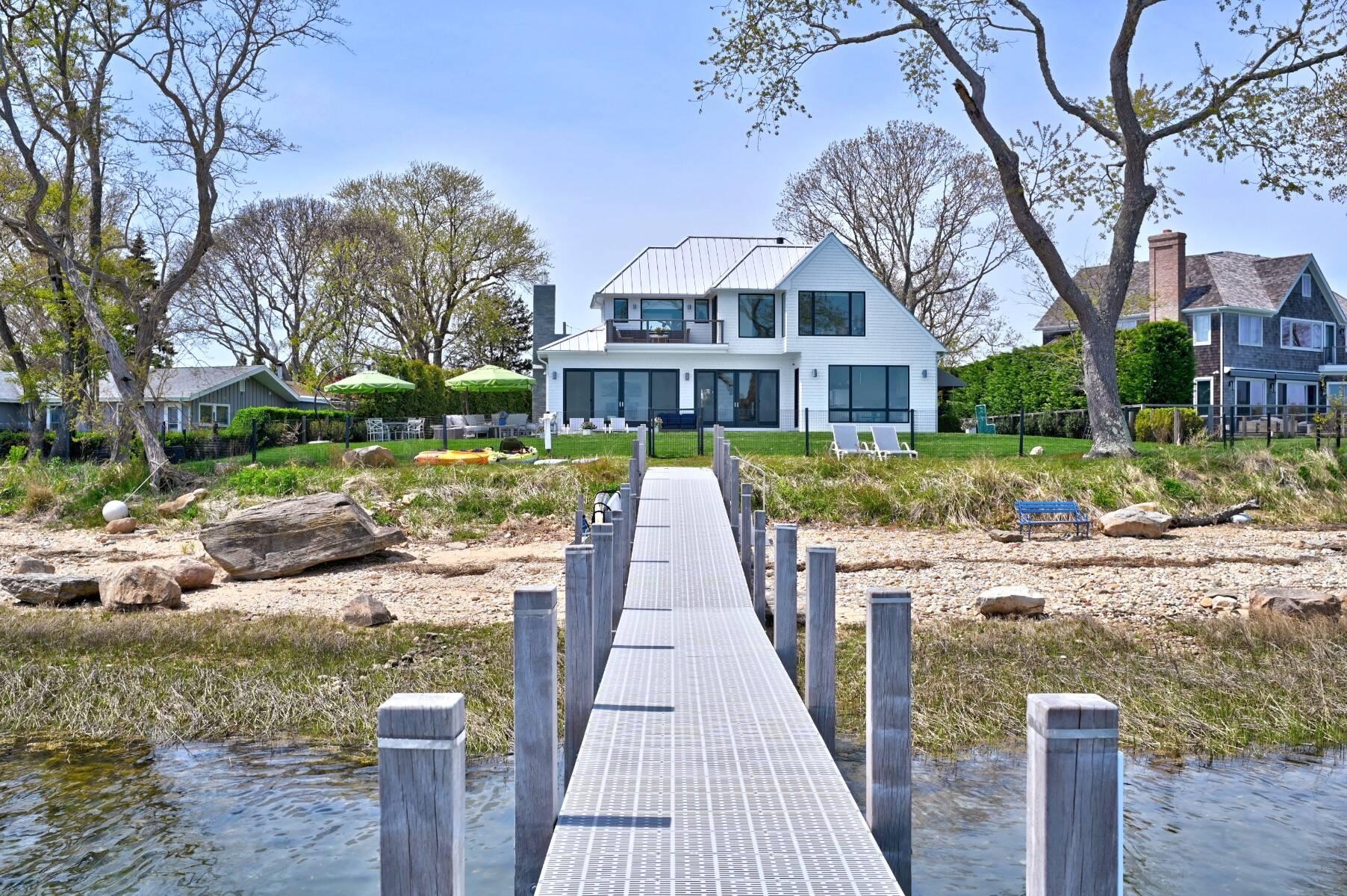 82 Harbor Drive