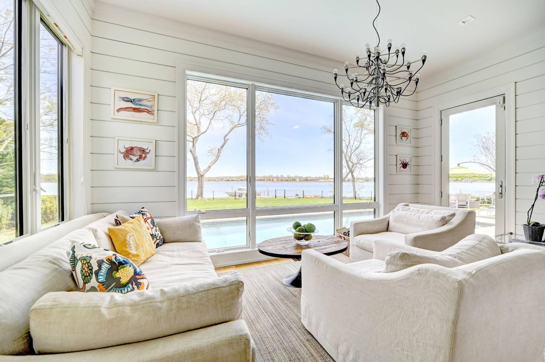 82 Harbor Drive