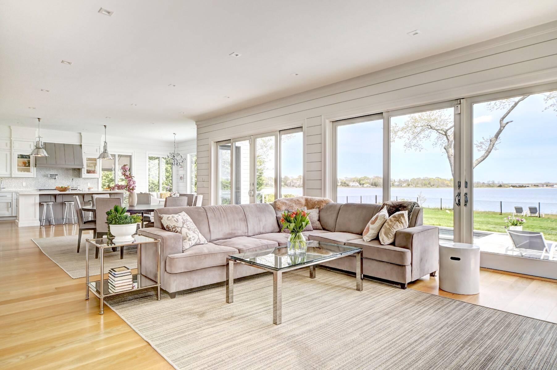 82 Harbor Drive