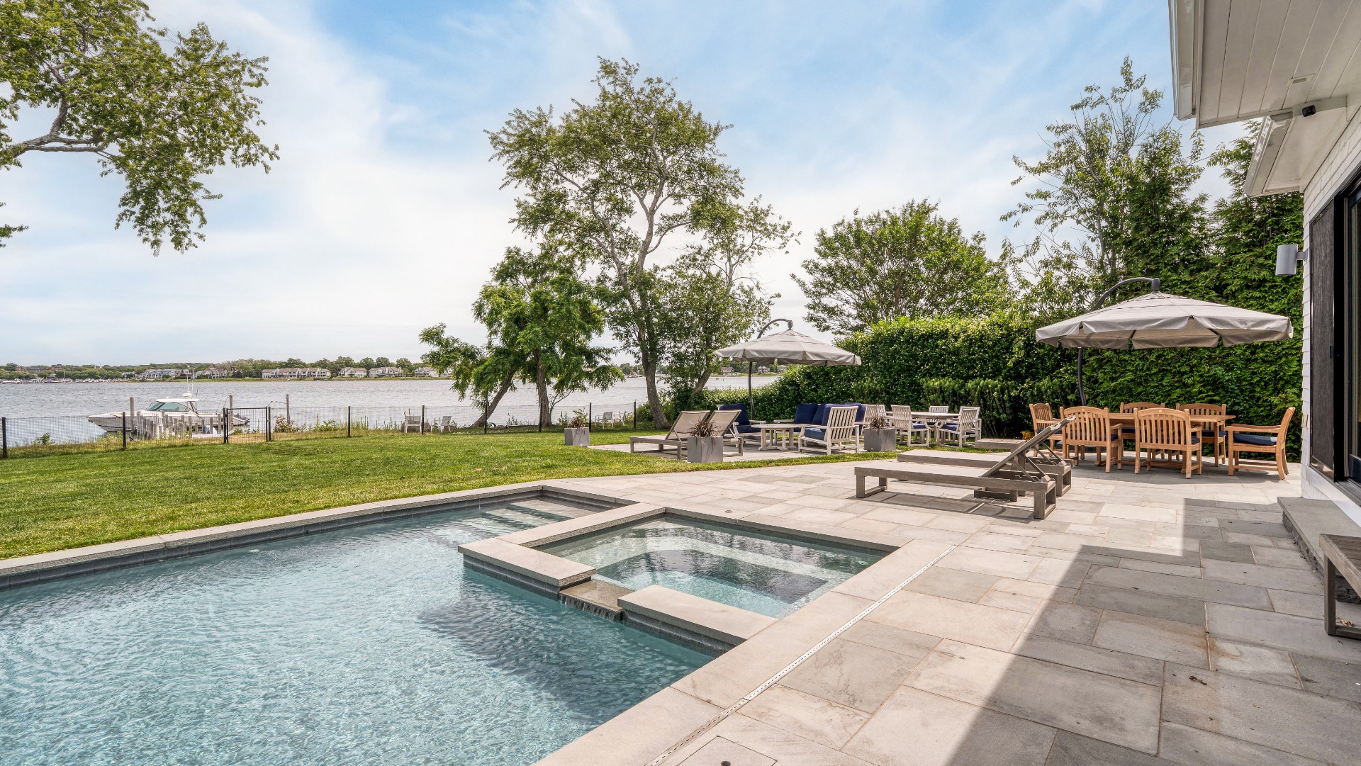 82 Harbor Drive