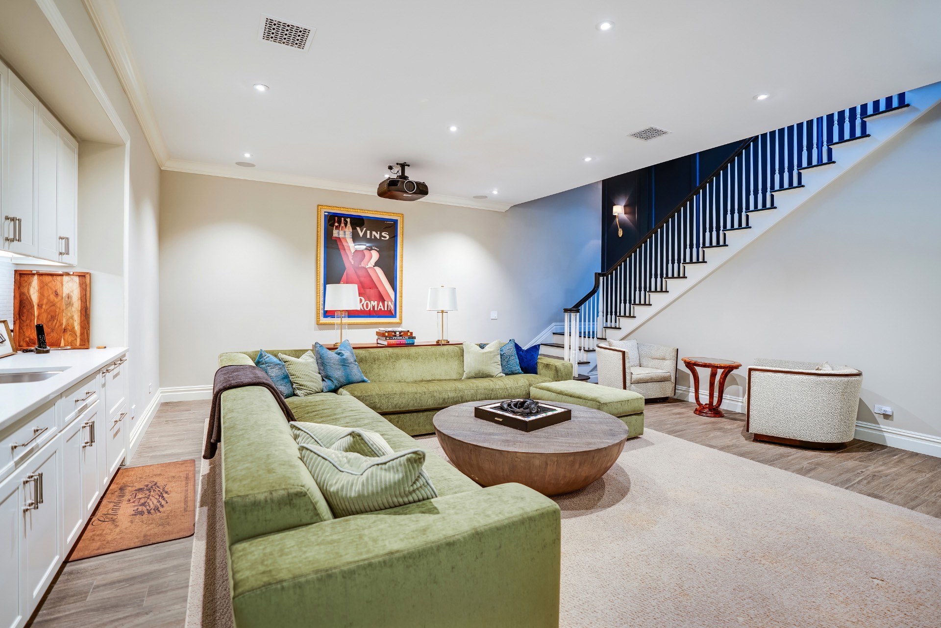 7 Owls Nest La