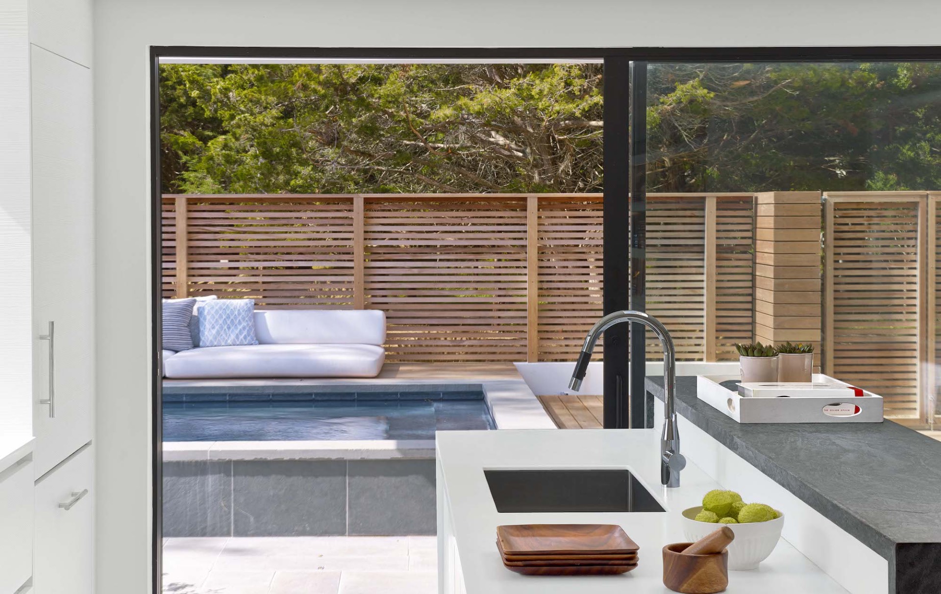 960 Springs Fireplace Road