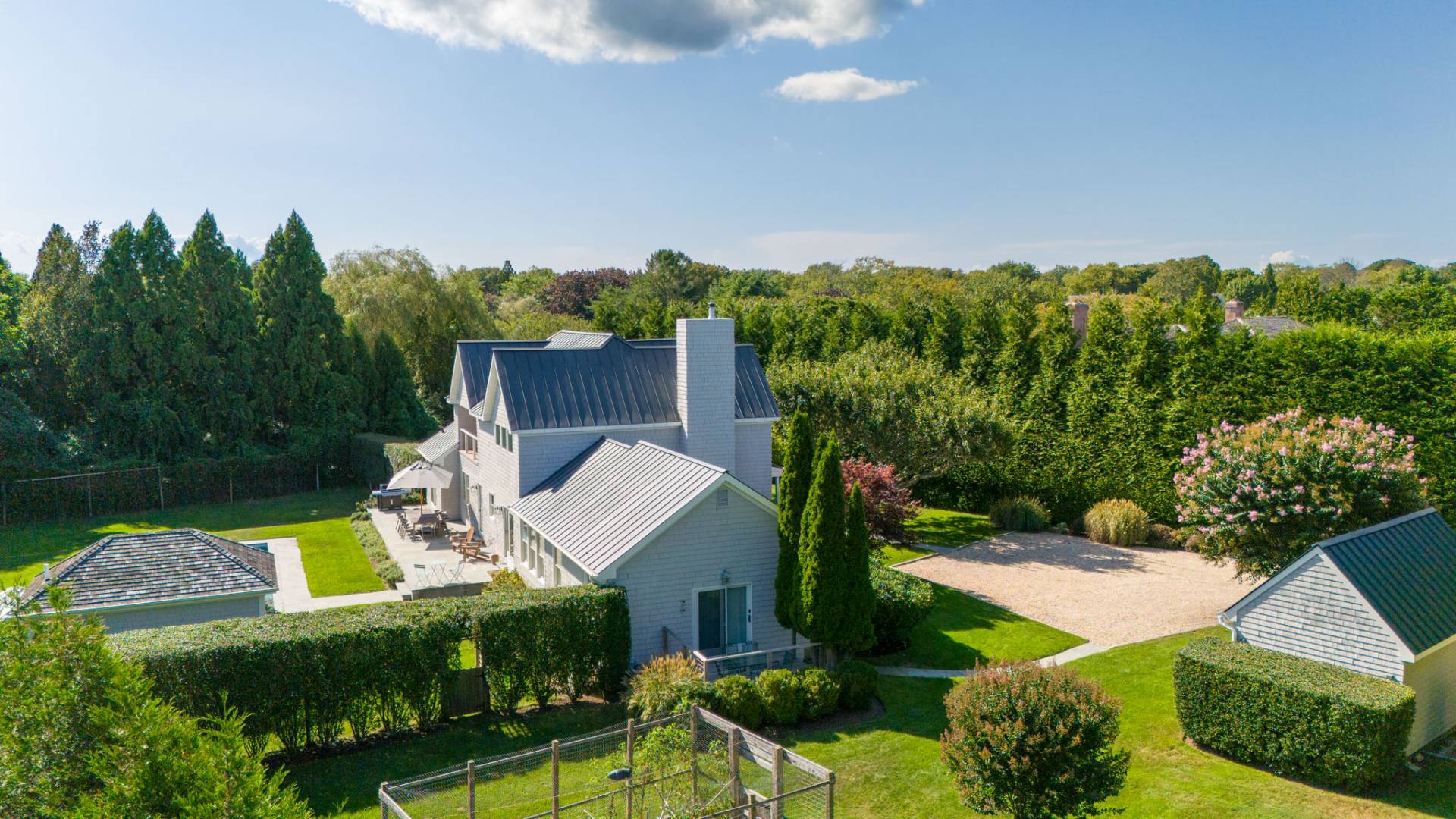 126 Meeting House Ln