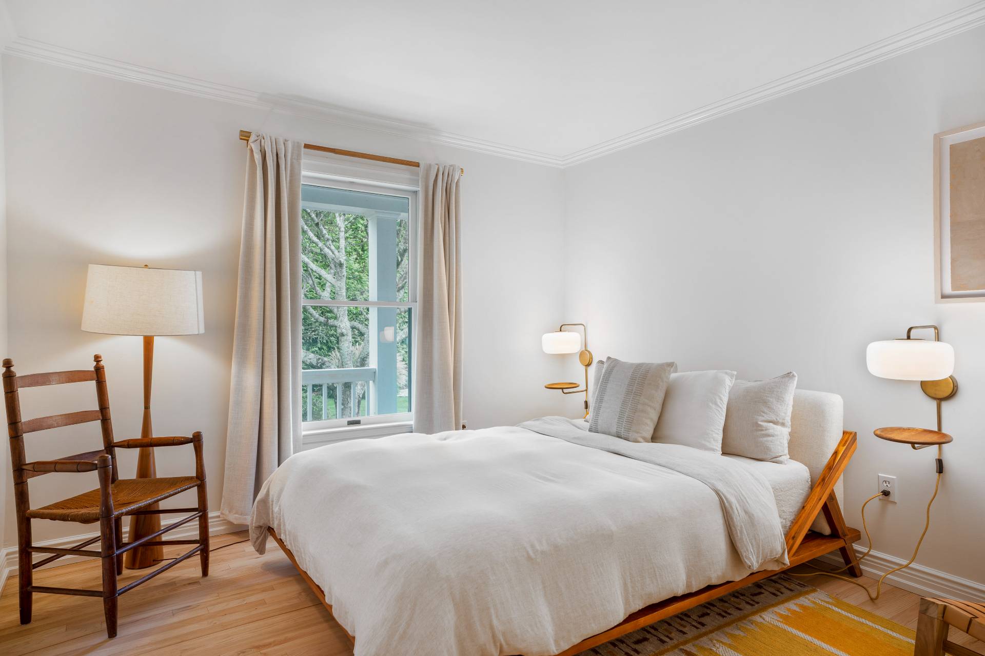 126 Meeting House Ln