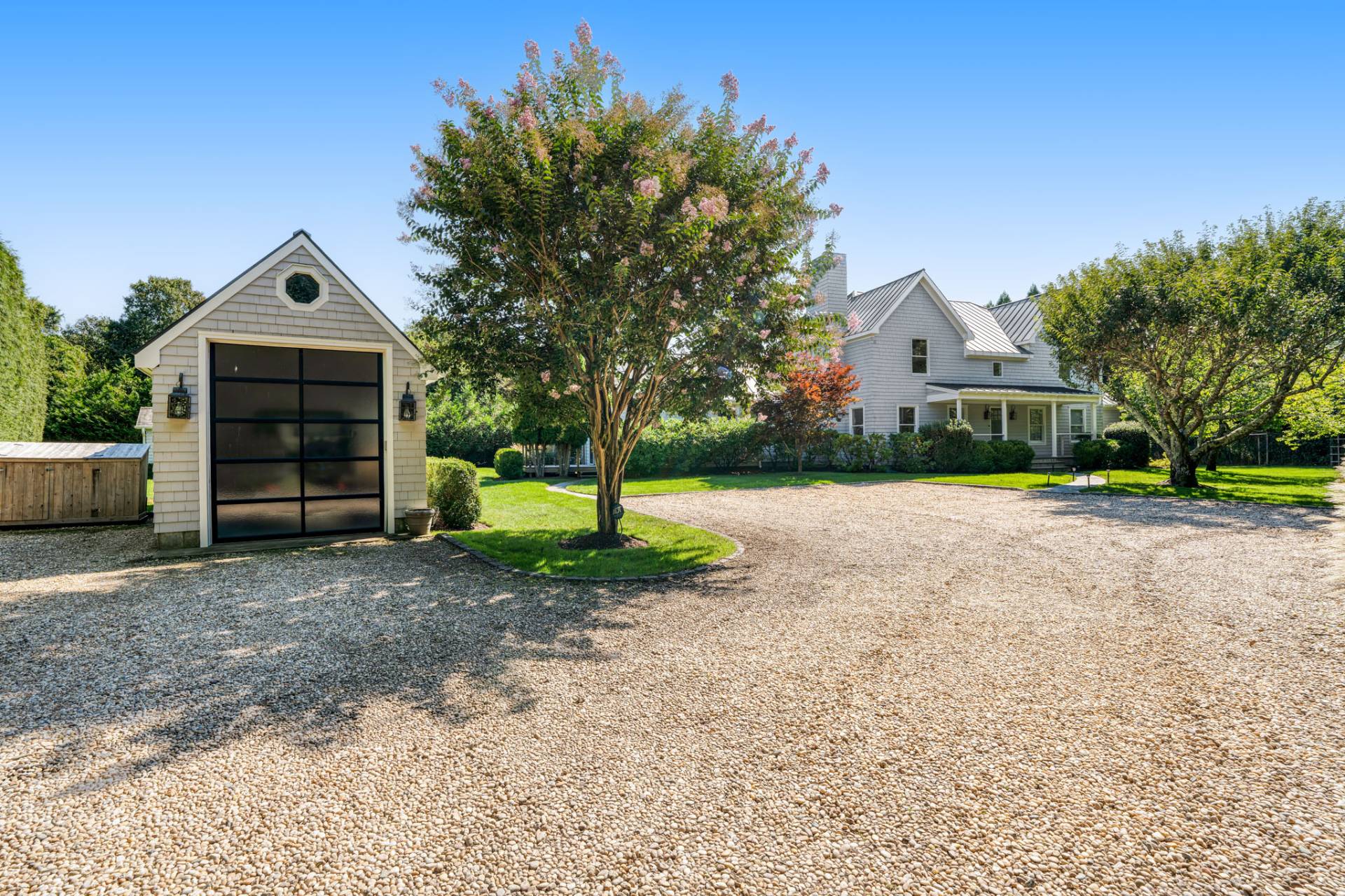 126 Meeting House Ln