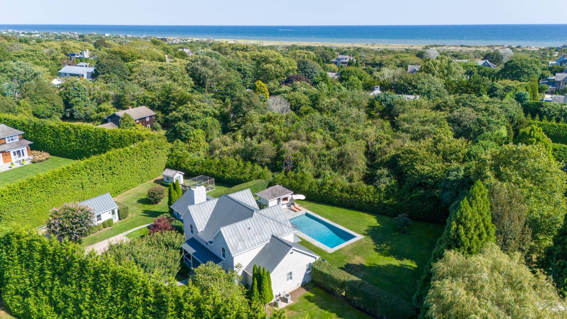 126 Meeting House Ln