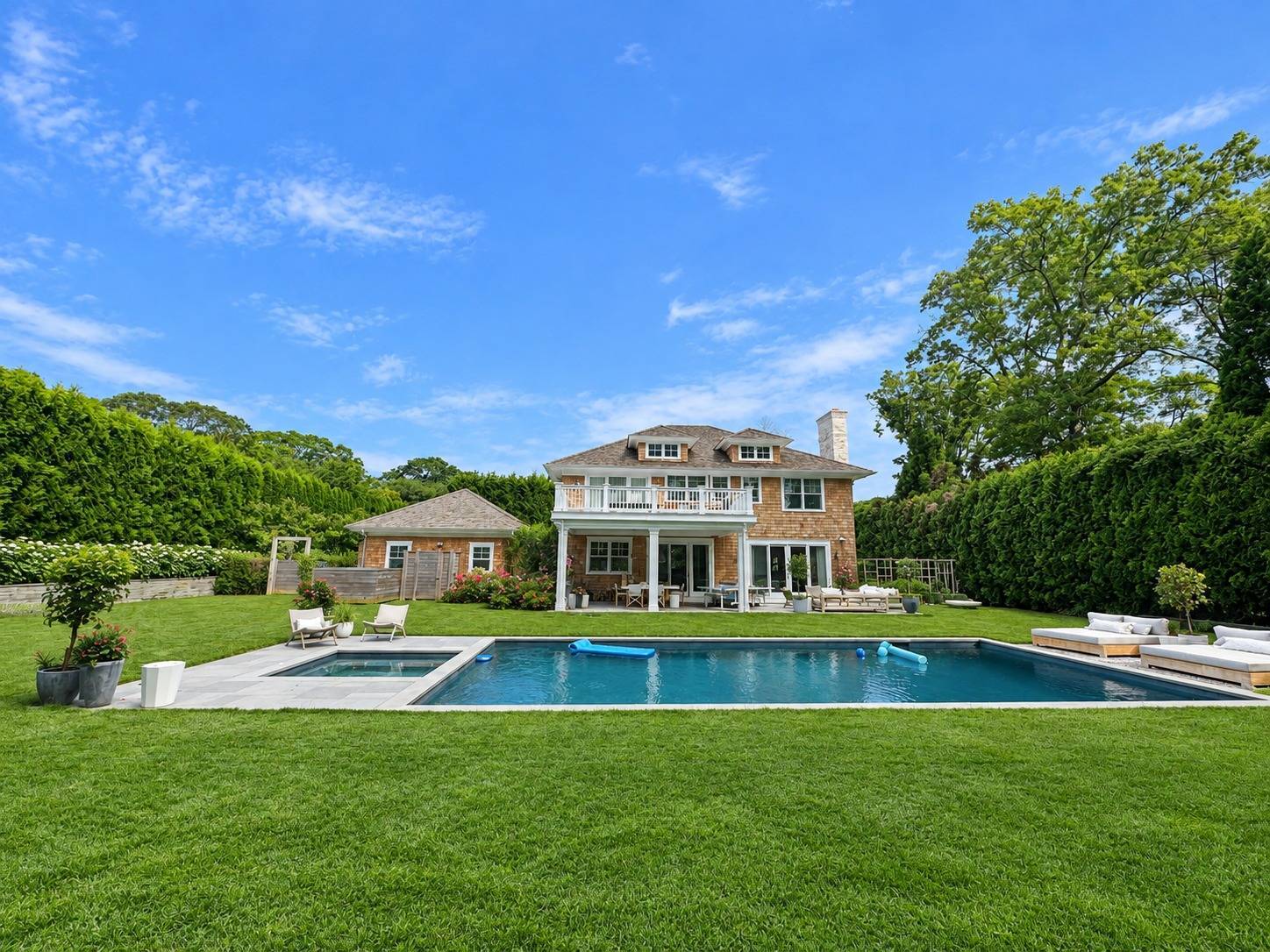 204 Cove Hollow Rd