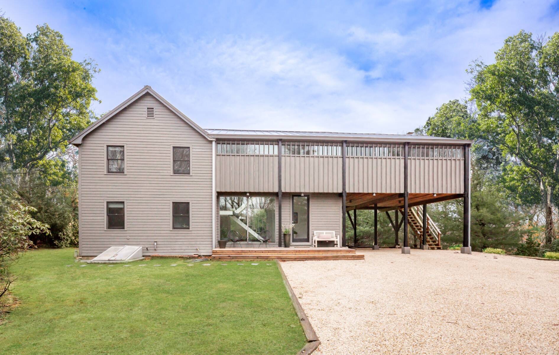 96 Springy Banks Road