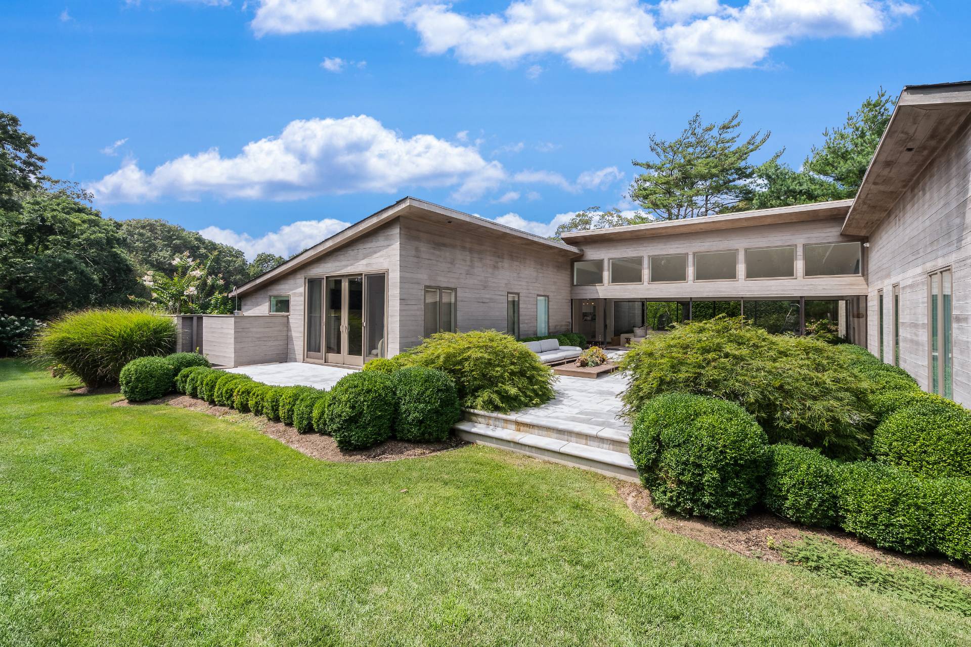 228 Town Ln