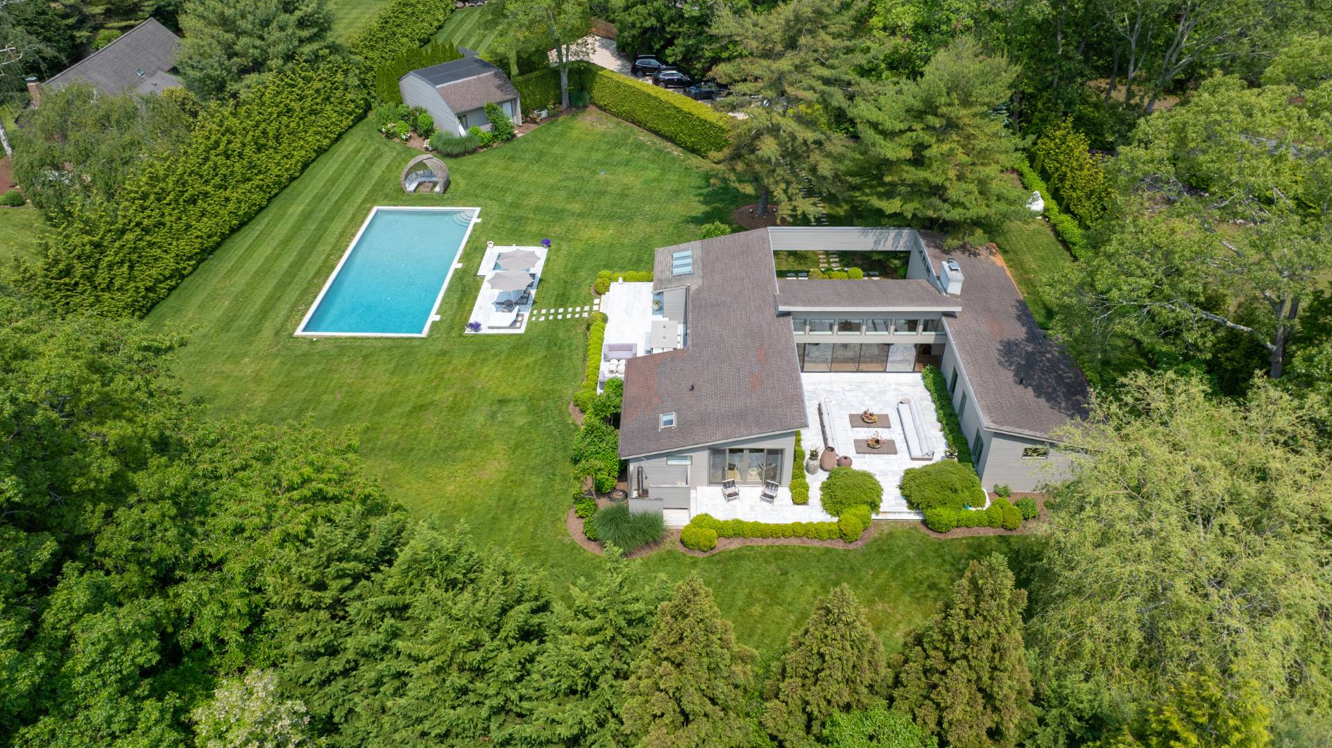 228 Town Ln