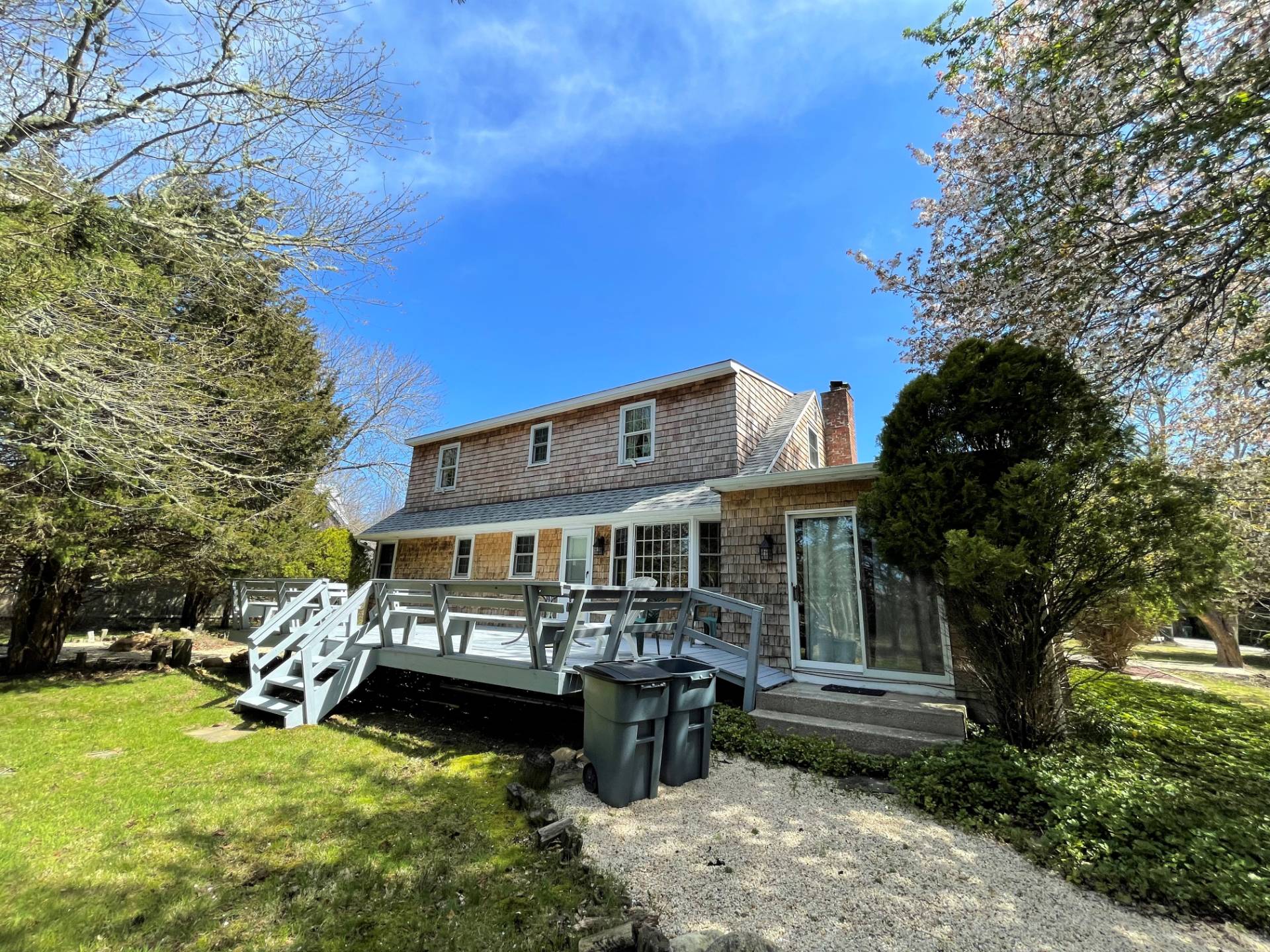 66 Hand Ln