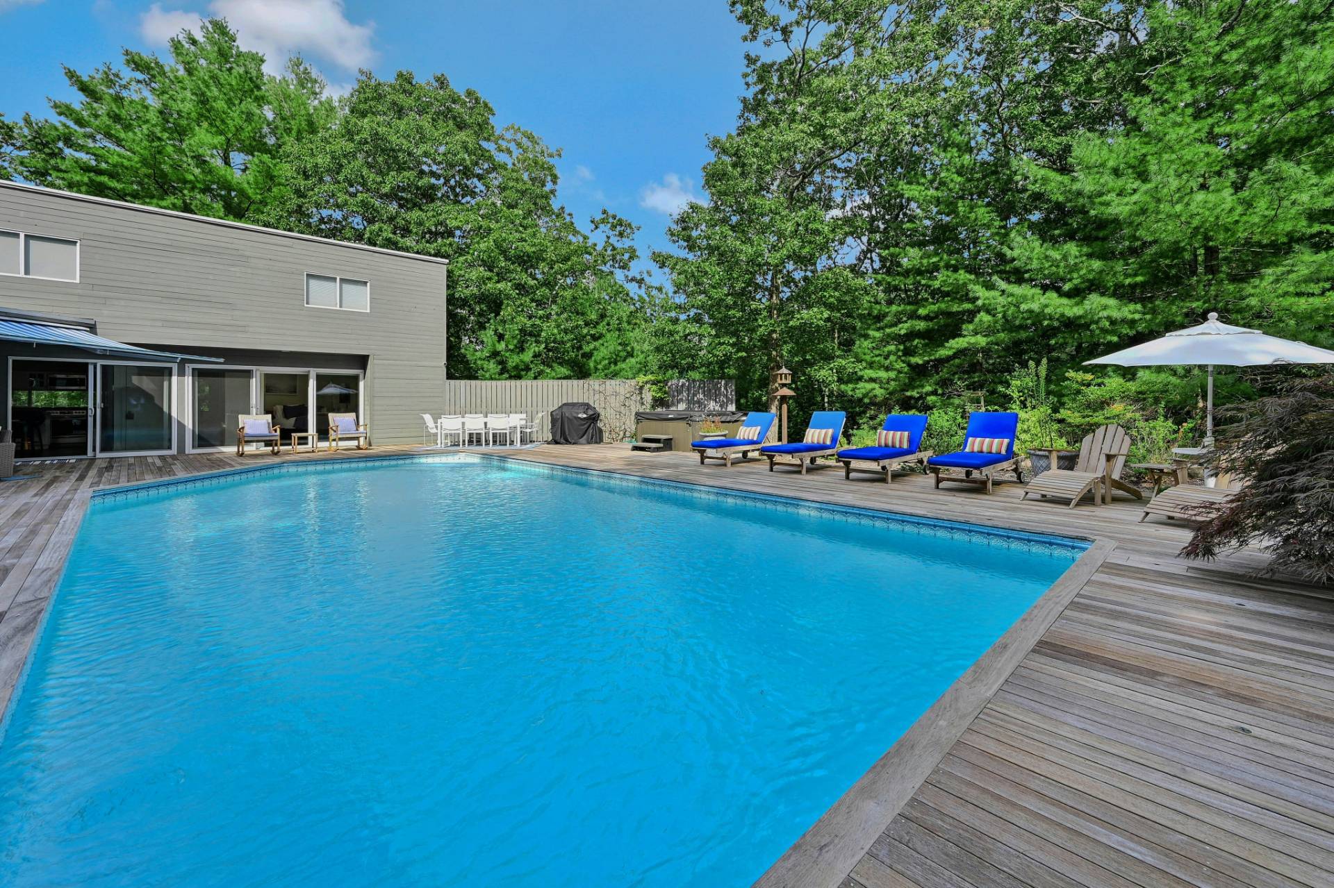 12 ROSE HILL RD