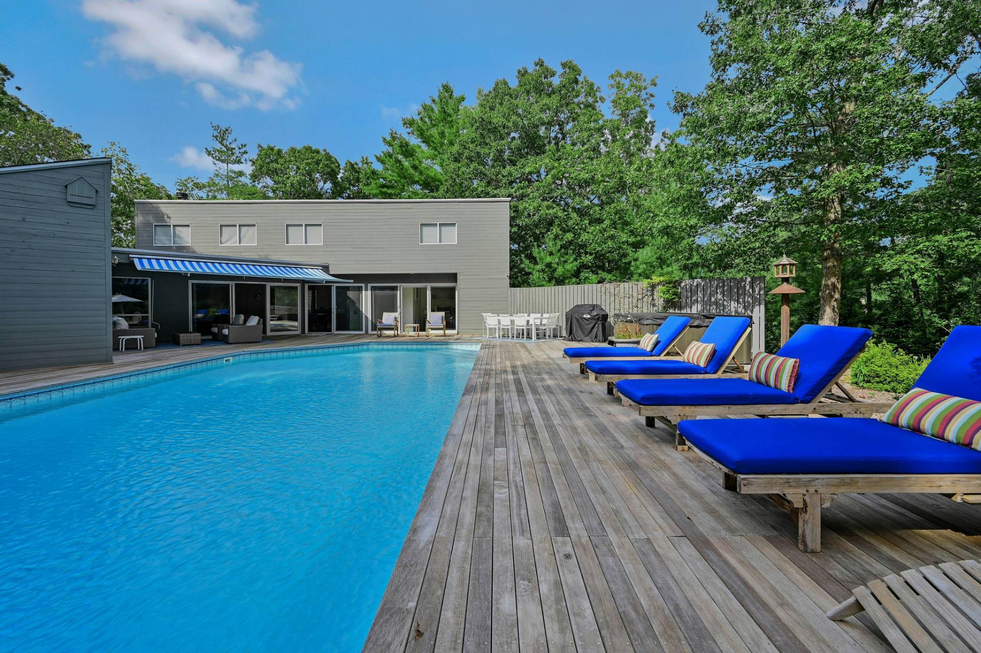 12 ROSE HILL RD