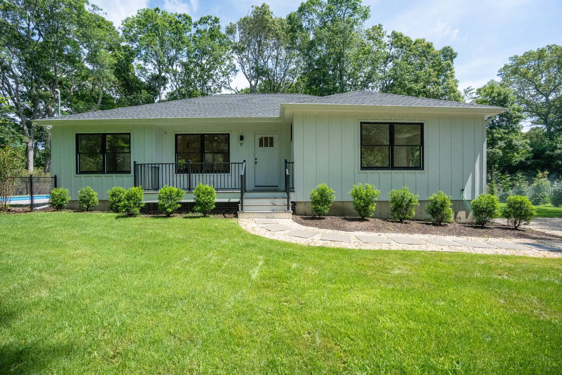 37 Gardiners Lane