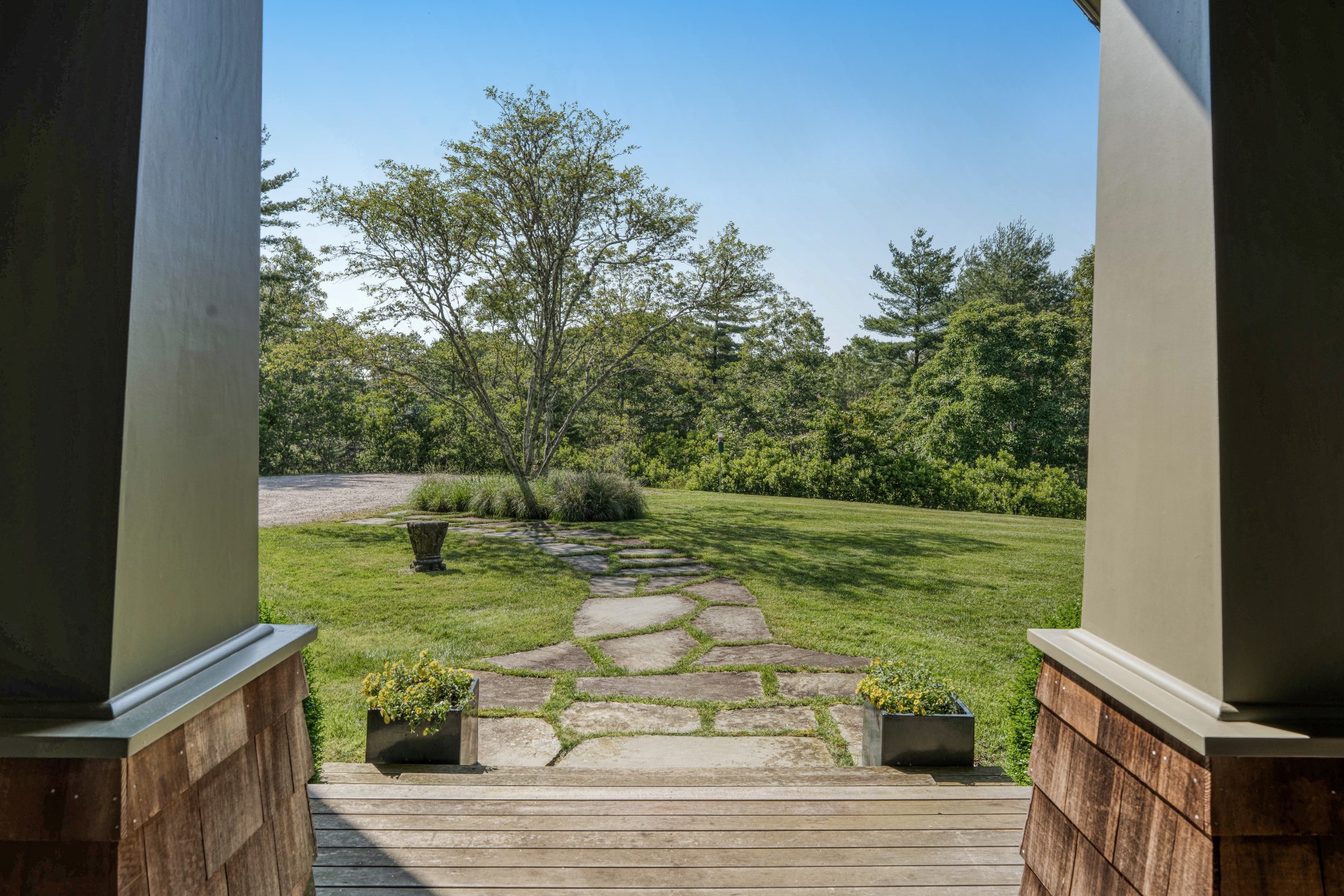 1605 DEERFIELD RD