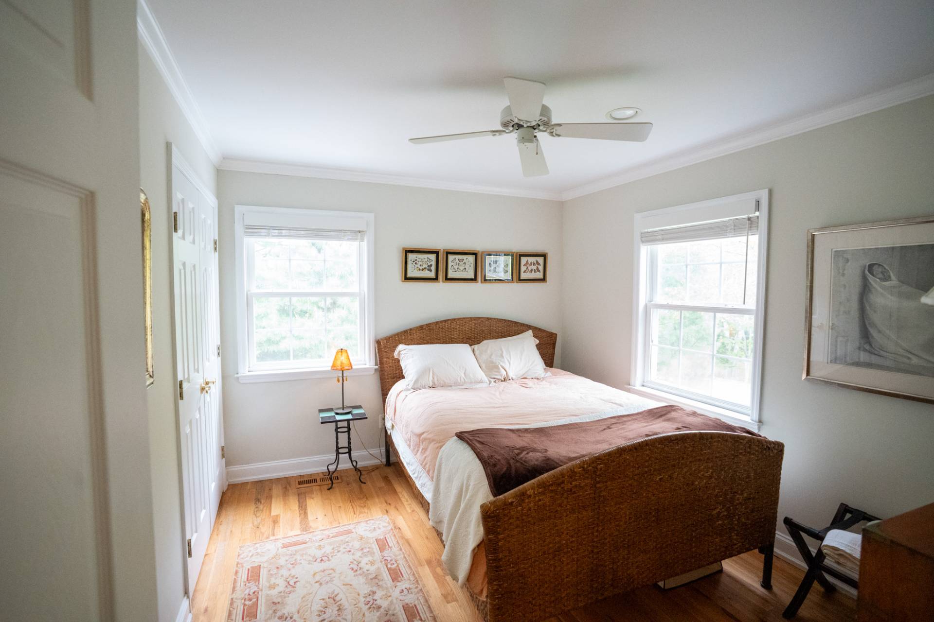 24 CLAMSHELL AVE