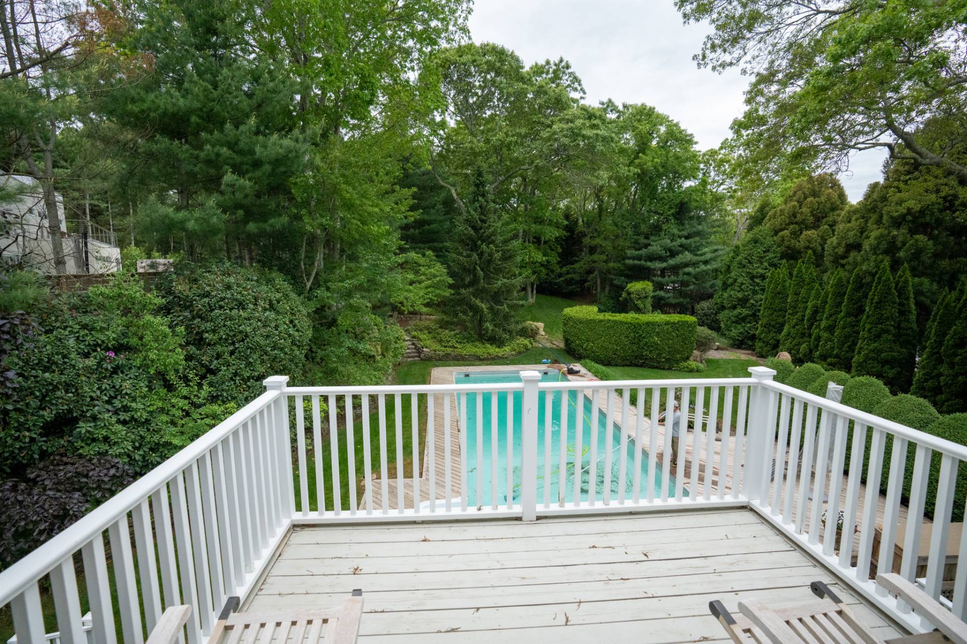 24 CLAMSHELL AVE